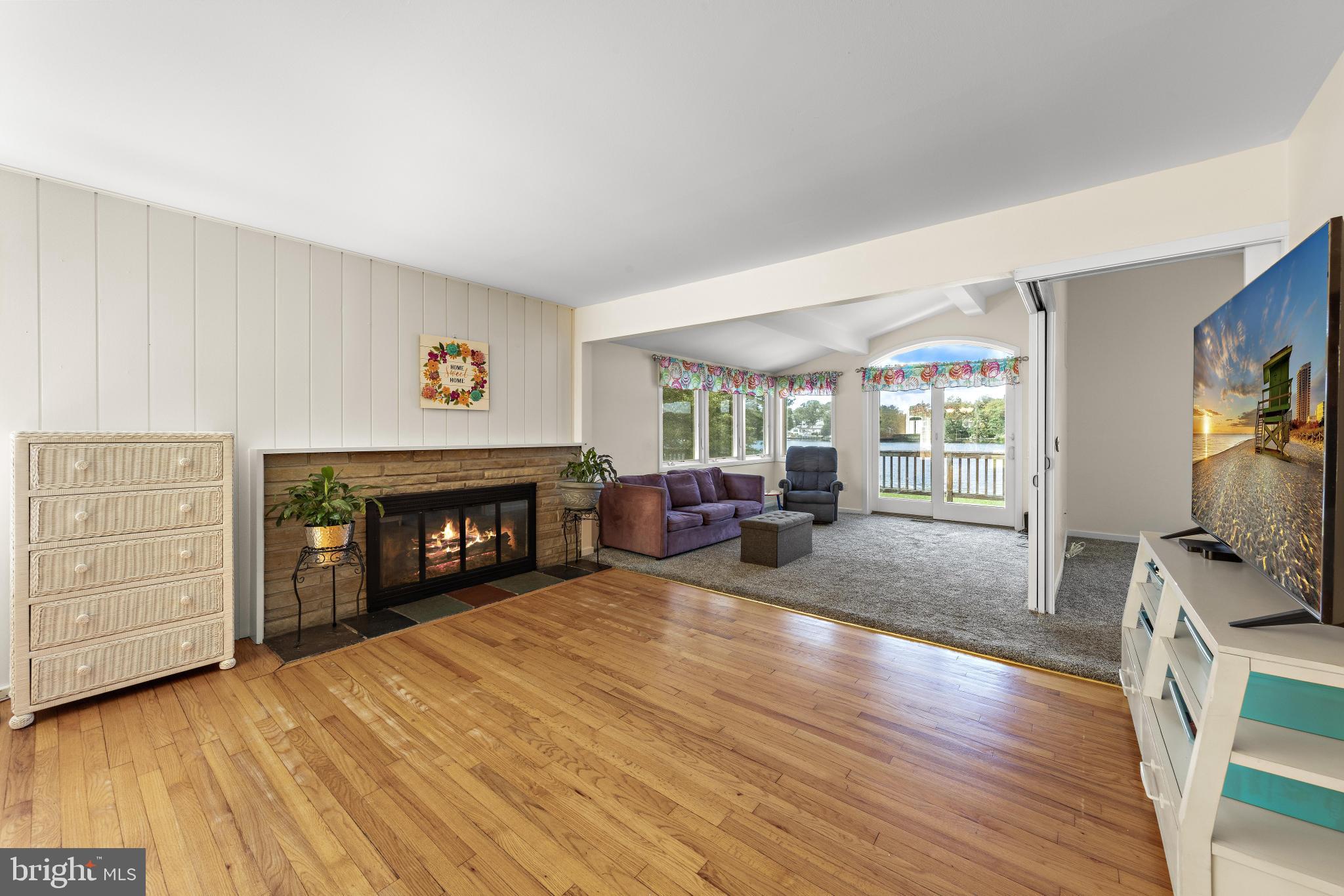 77 N LAKESHORE DRIVE