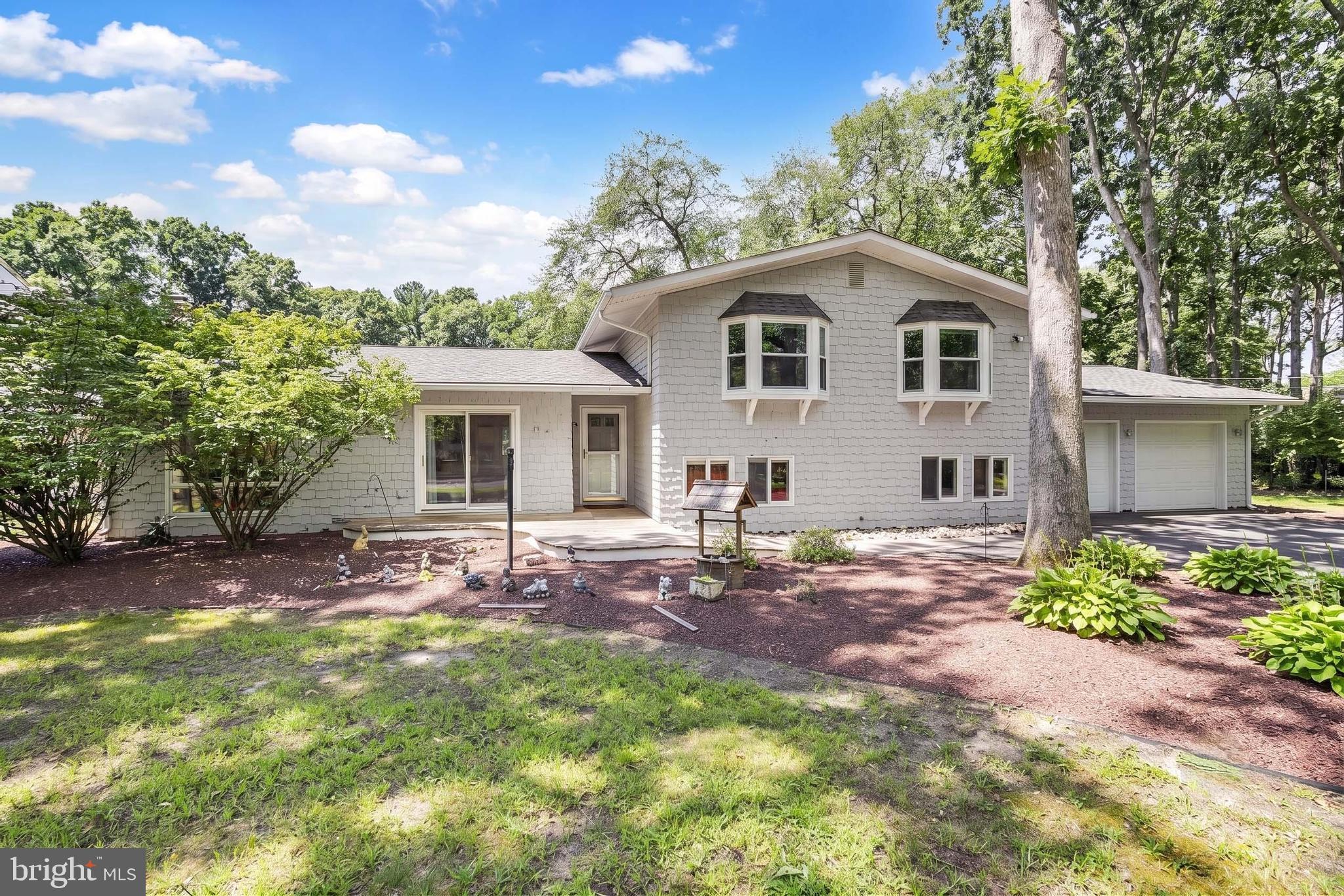 77 N LAKESHORE DRIVE
