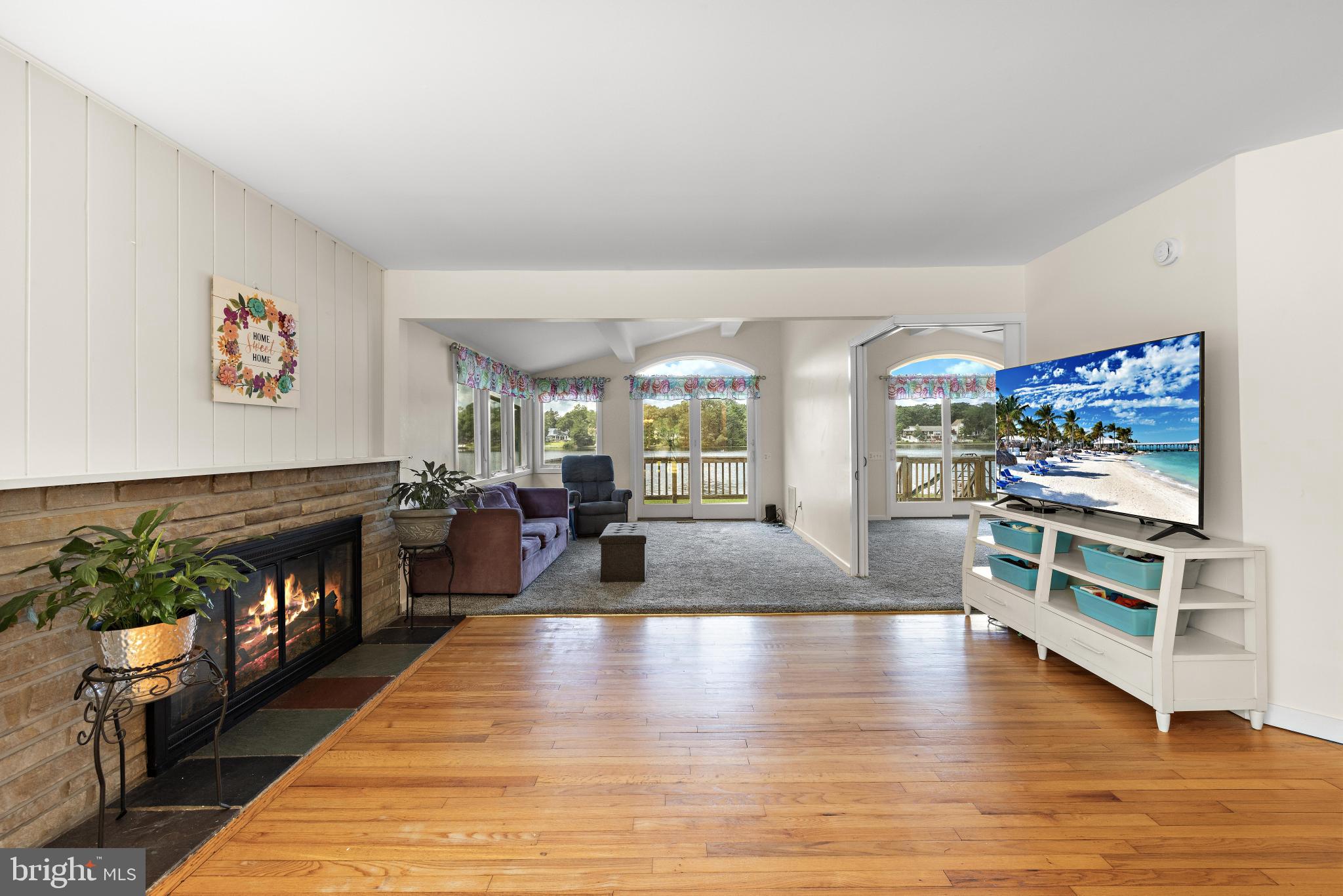 77 N LAKESHORE DRIVE