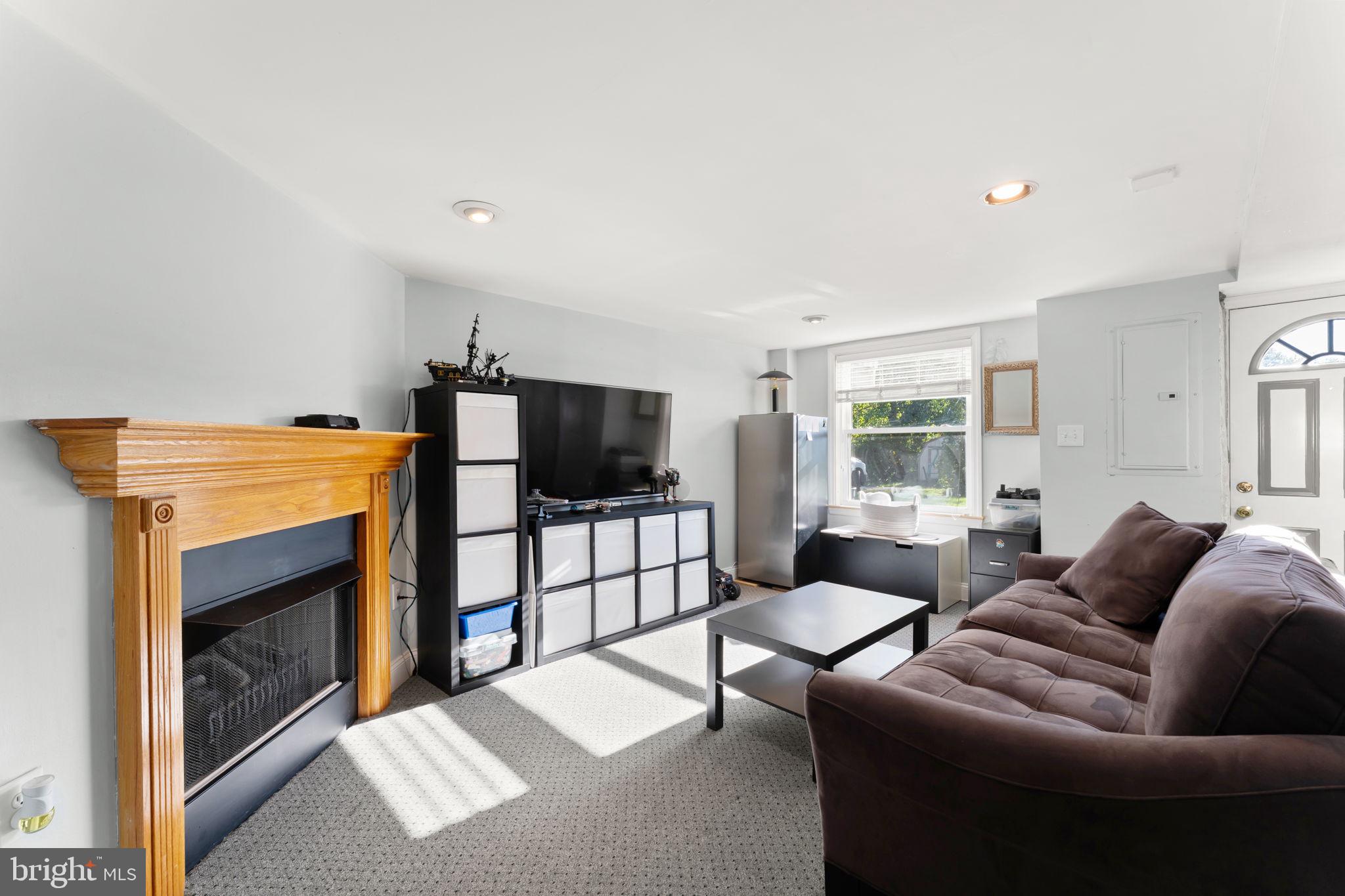 944 ARGYLE ROAD