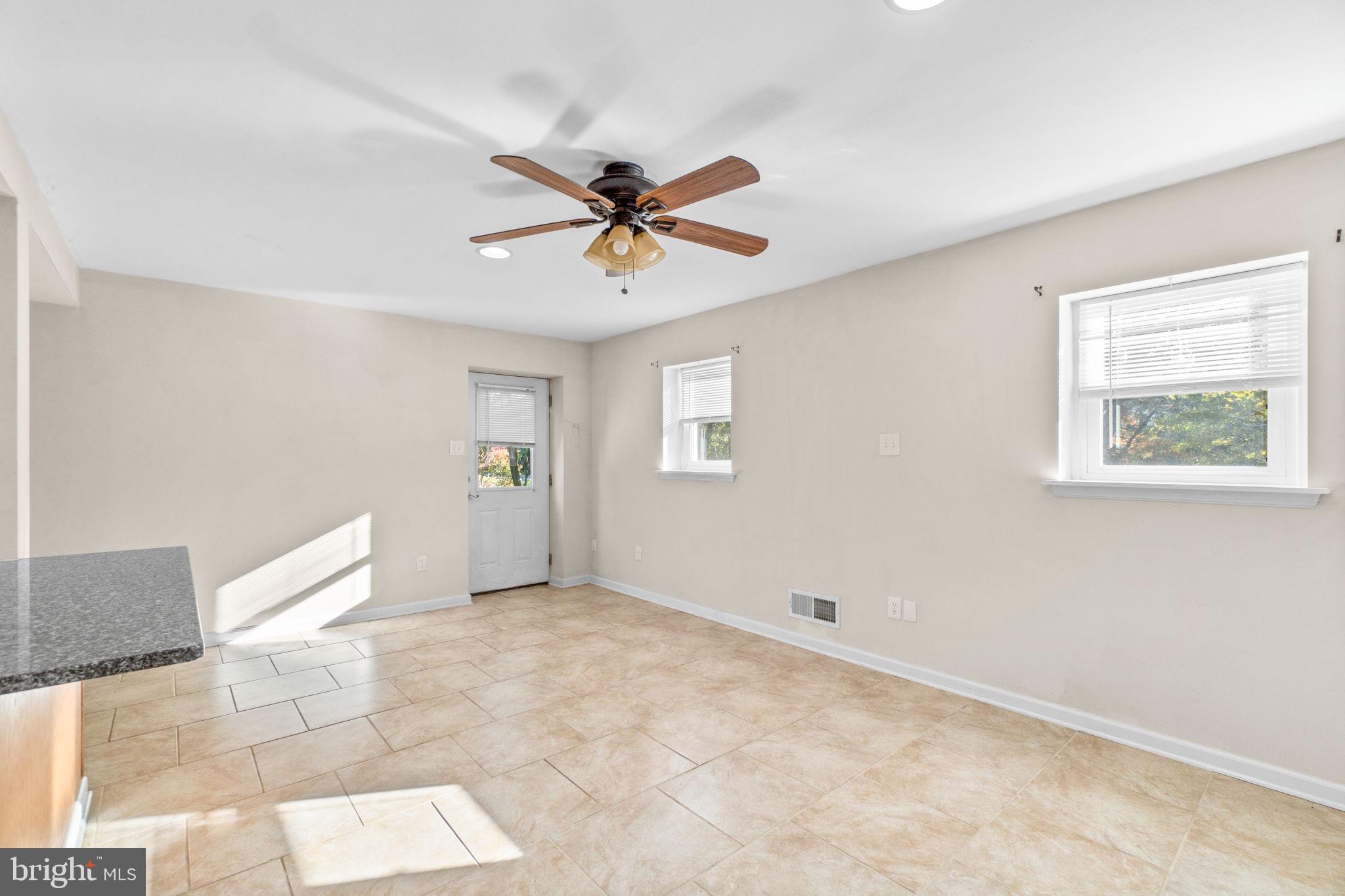 WALNUT HILL - Residential