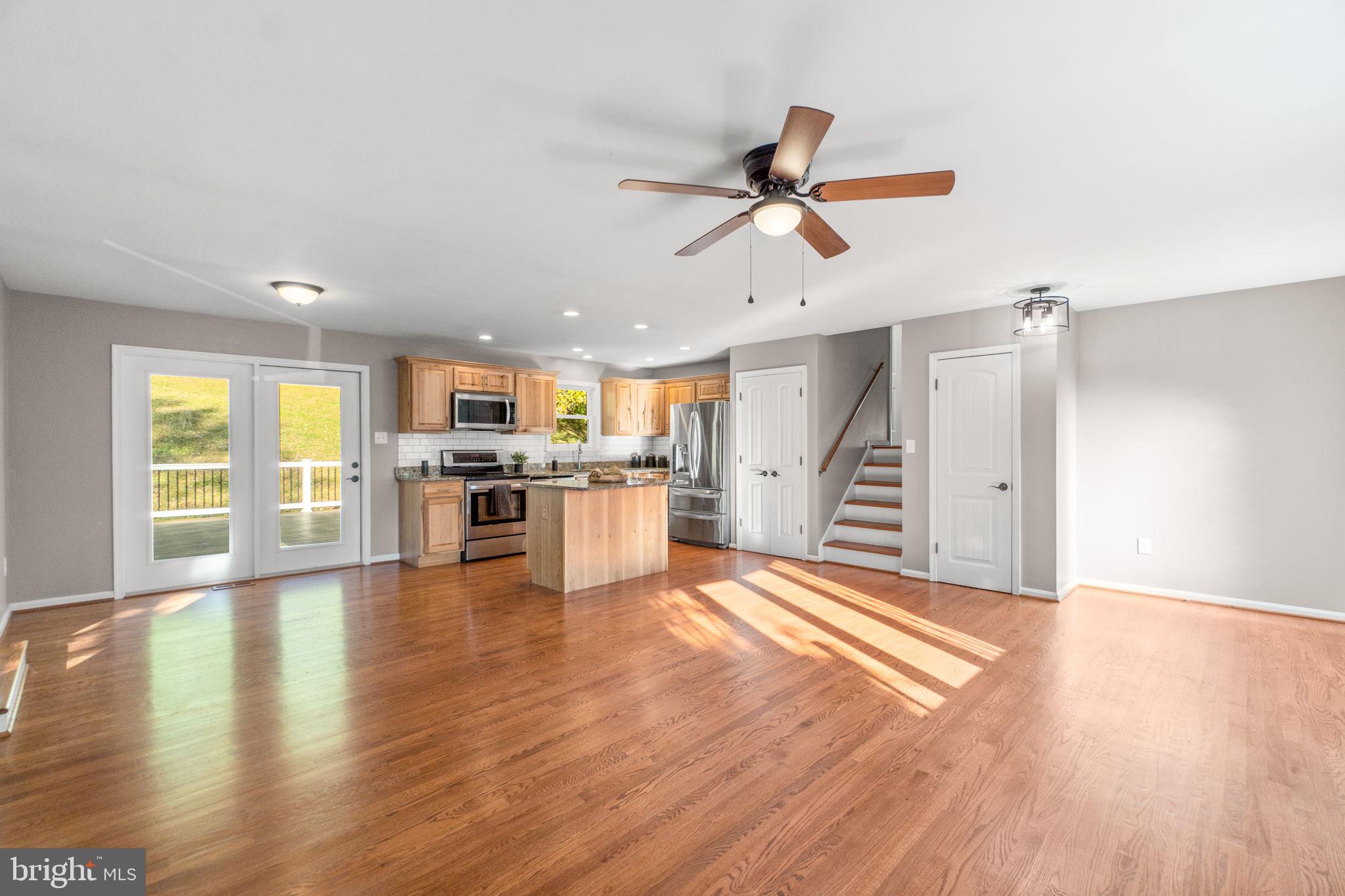 WALNUT HILL - Residential