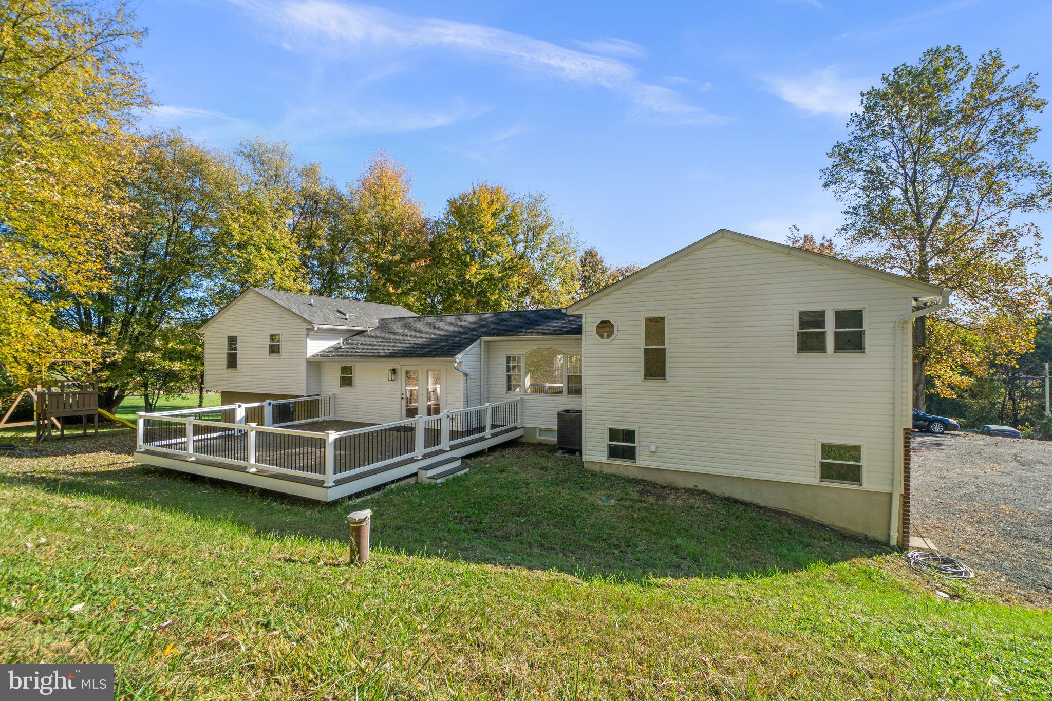 WALNUT HILL - Residential