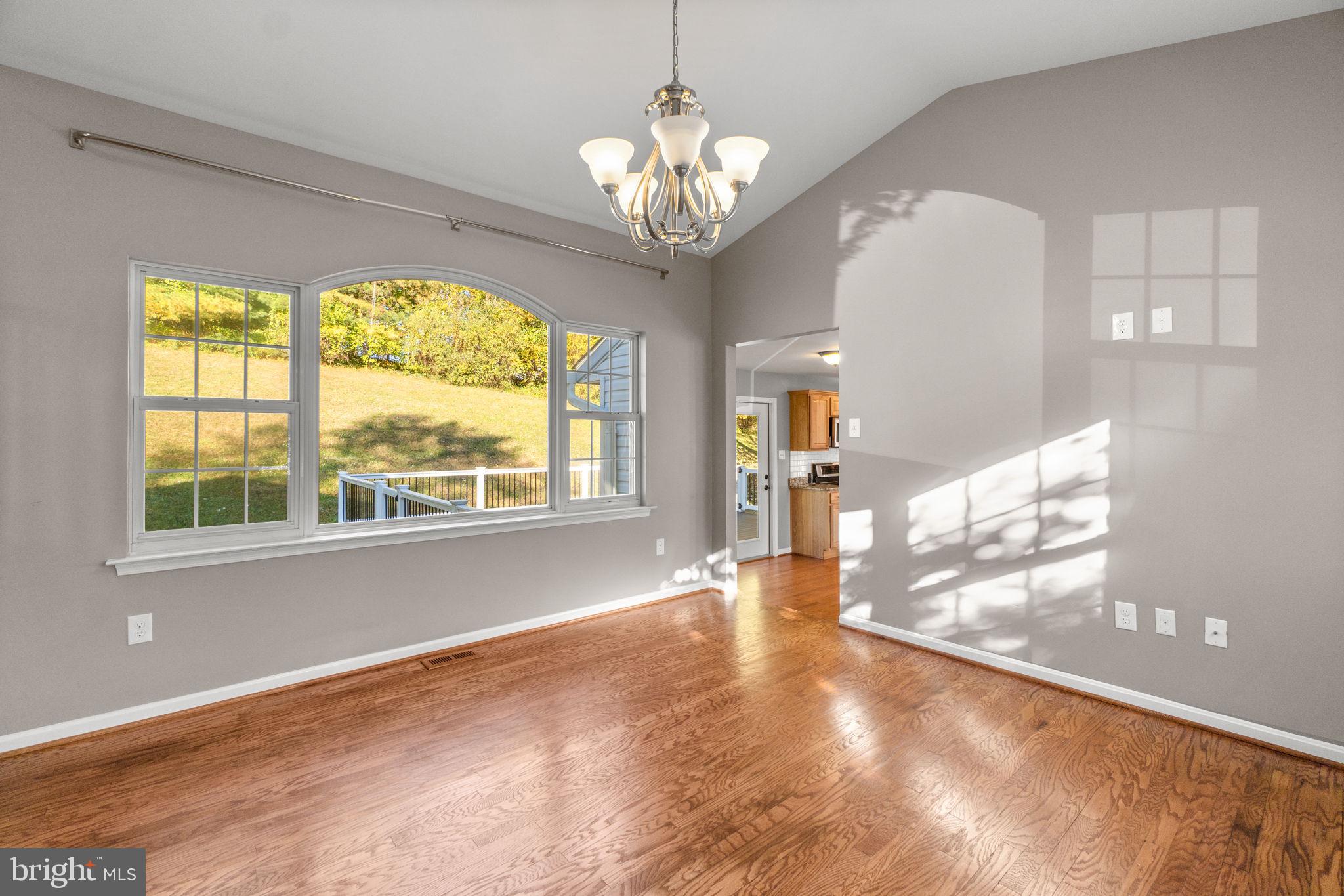 WALNUT HILL - Residential