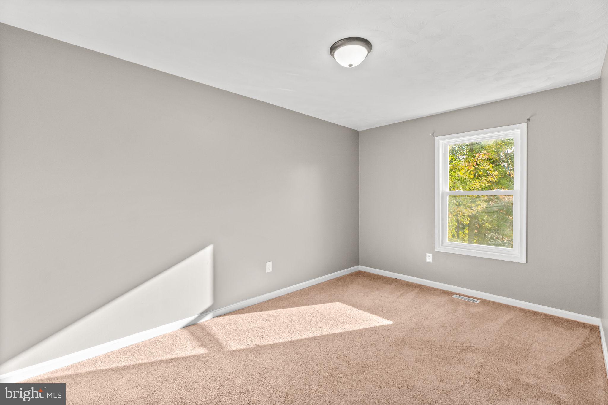 WALNUT HILL - Residential