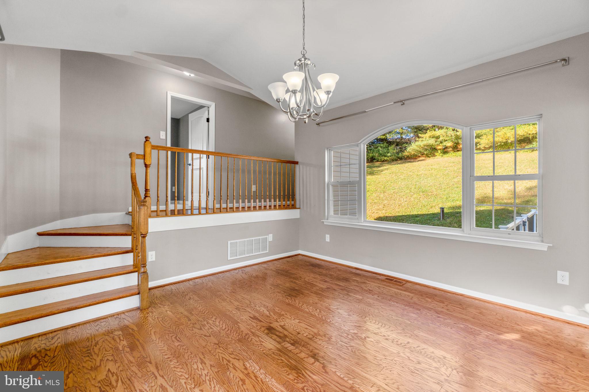 WALNUT HILL - Residential