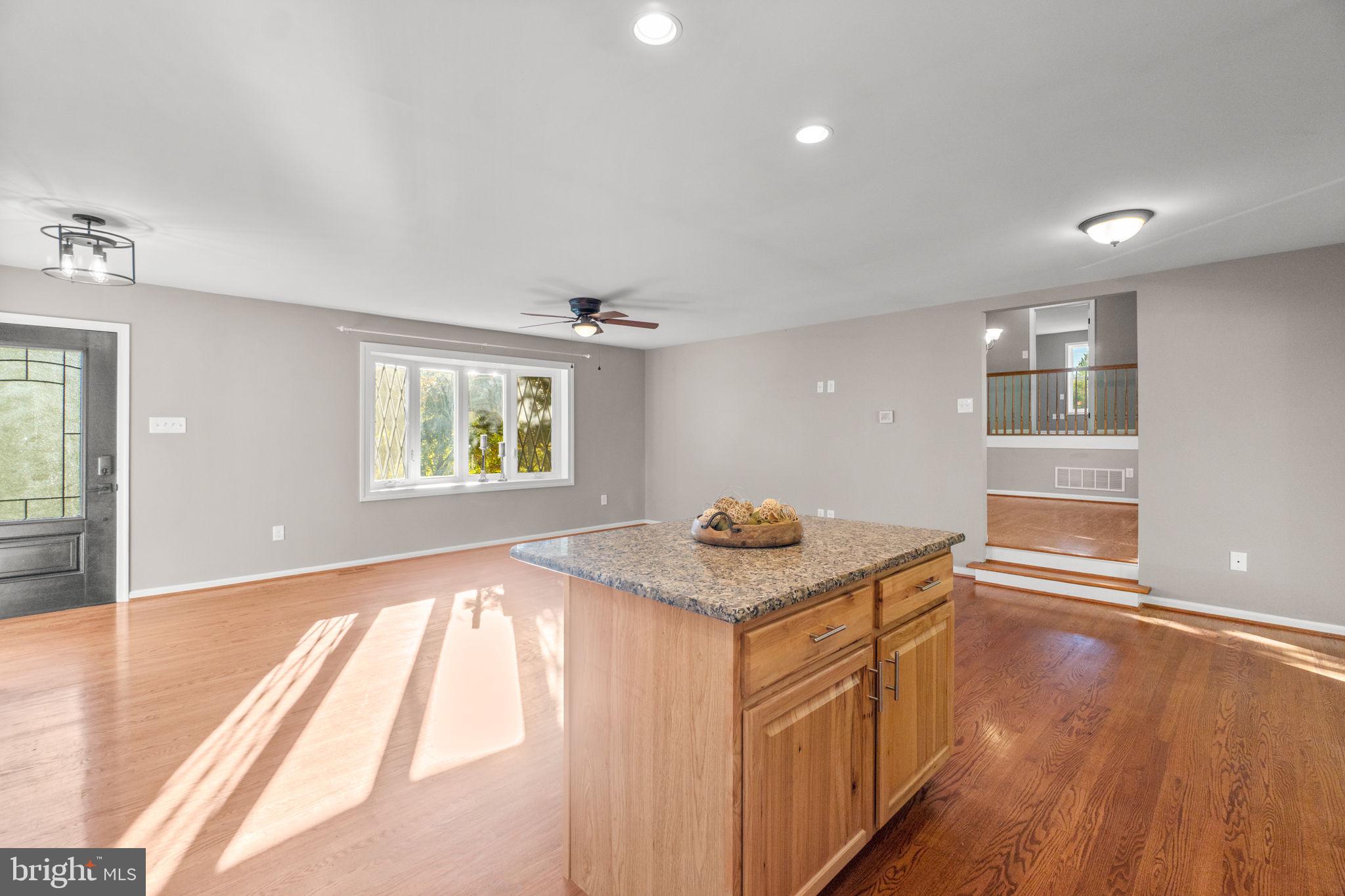 WALNUT HILL - Residential