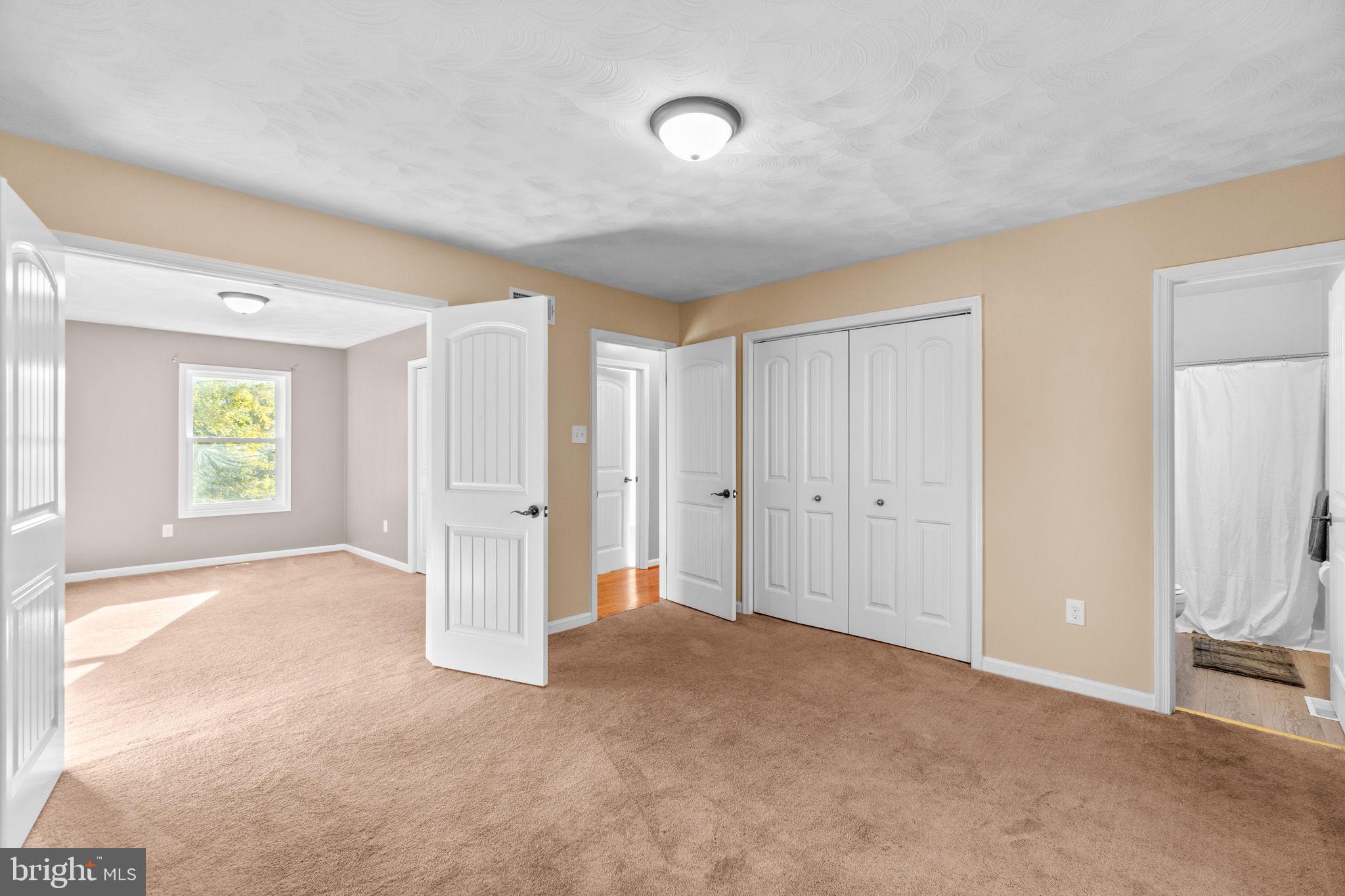 WALNUT HILL - Residential