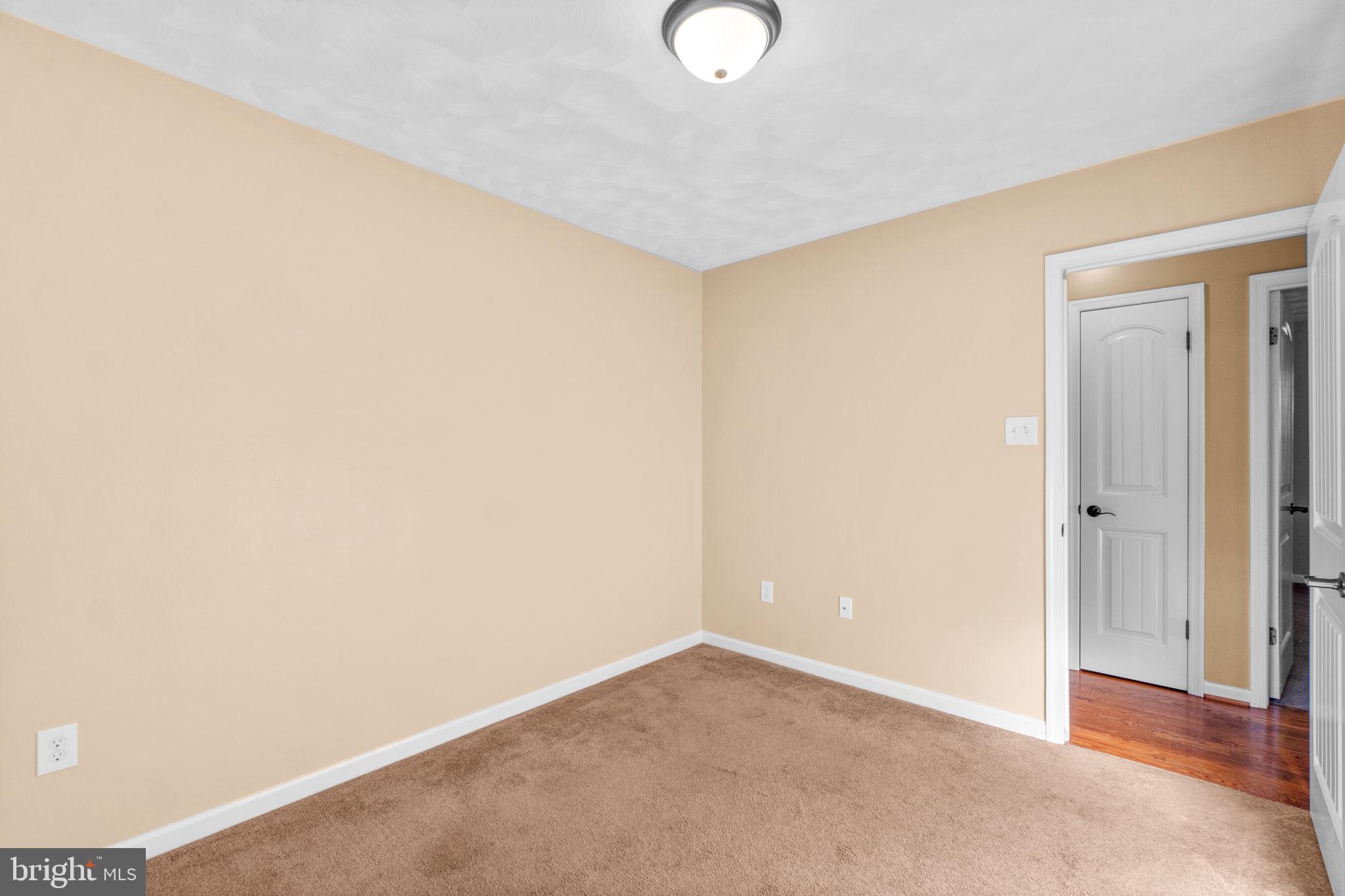 WALNUT HILL - Residential