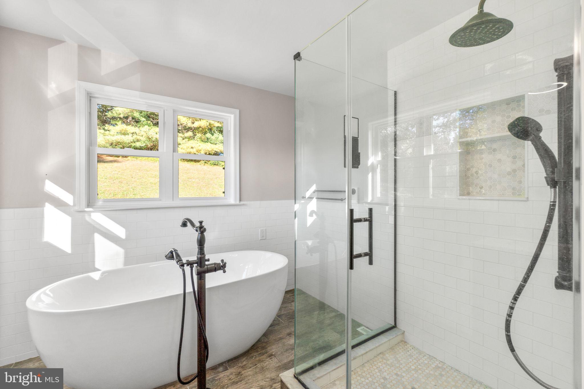 WALNUT HILL - Residential