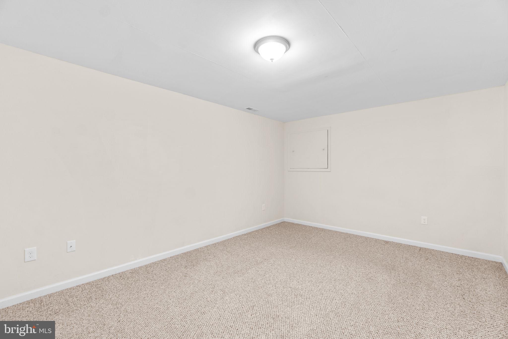 WALNUT HILL - Residential