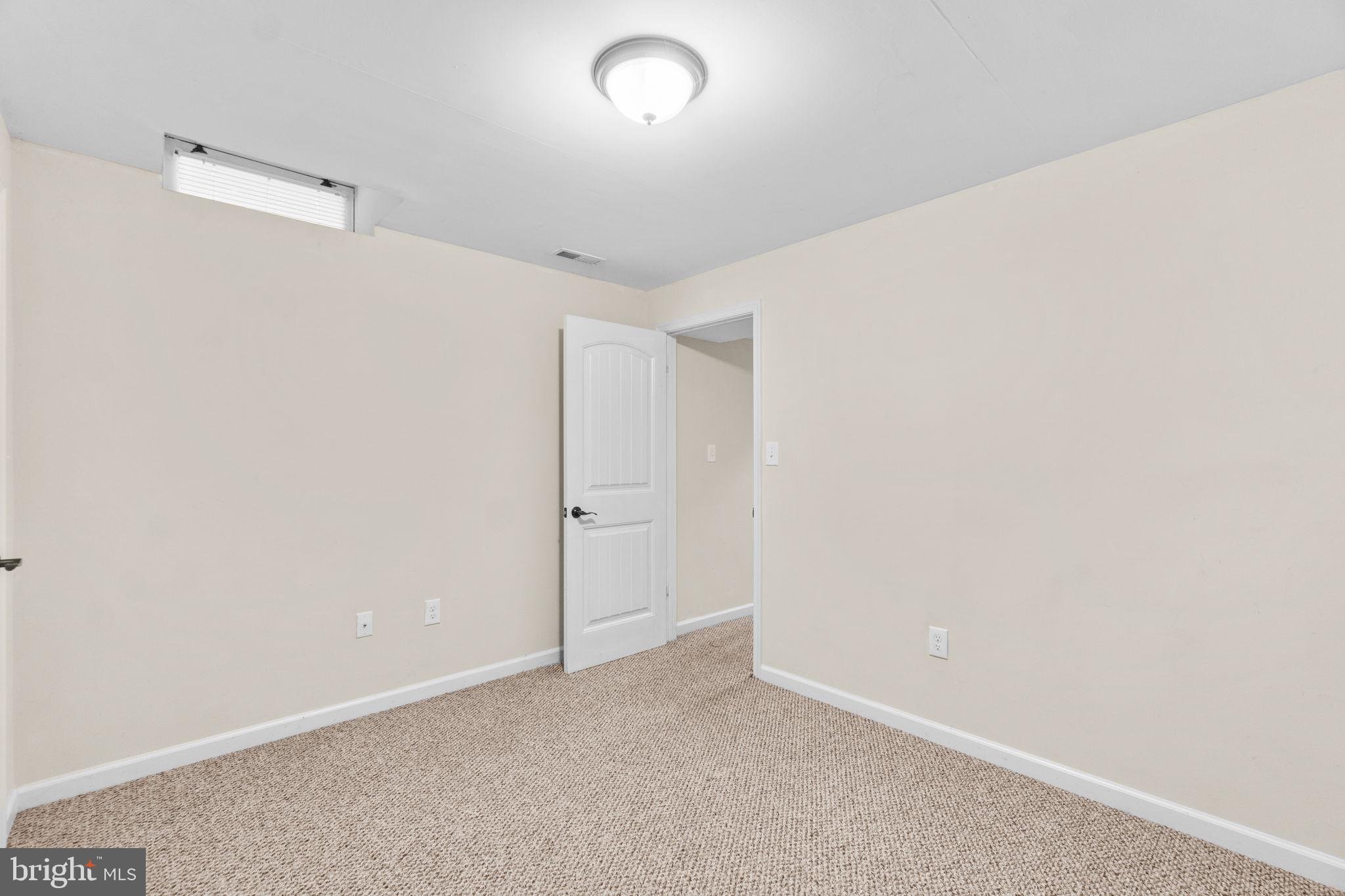 WALNUT HILL - Residential