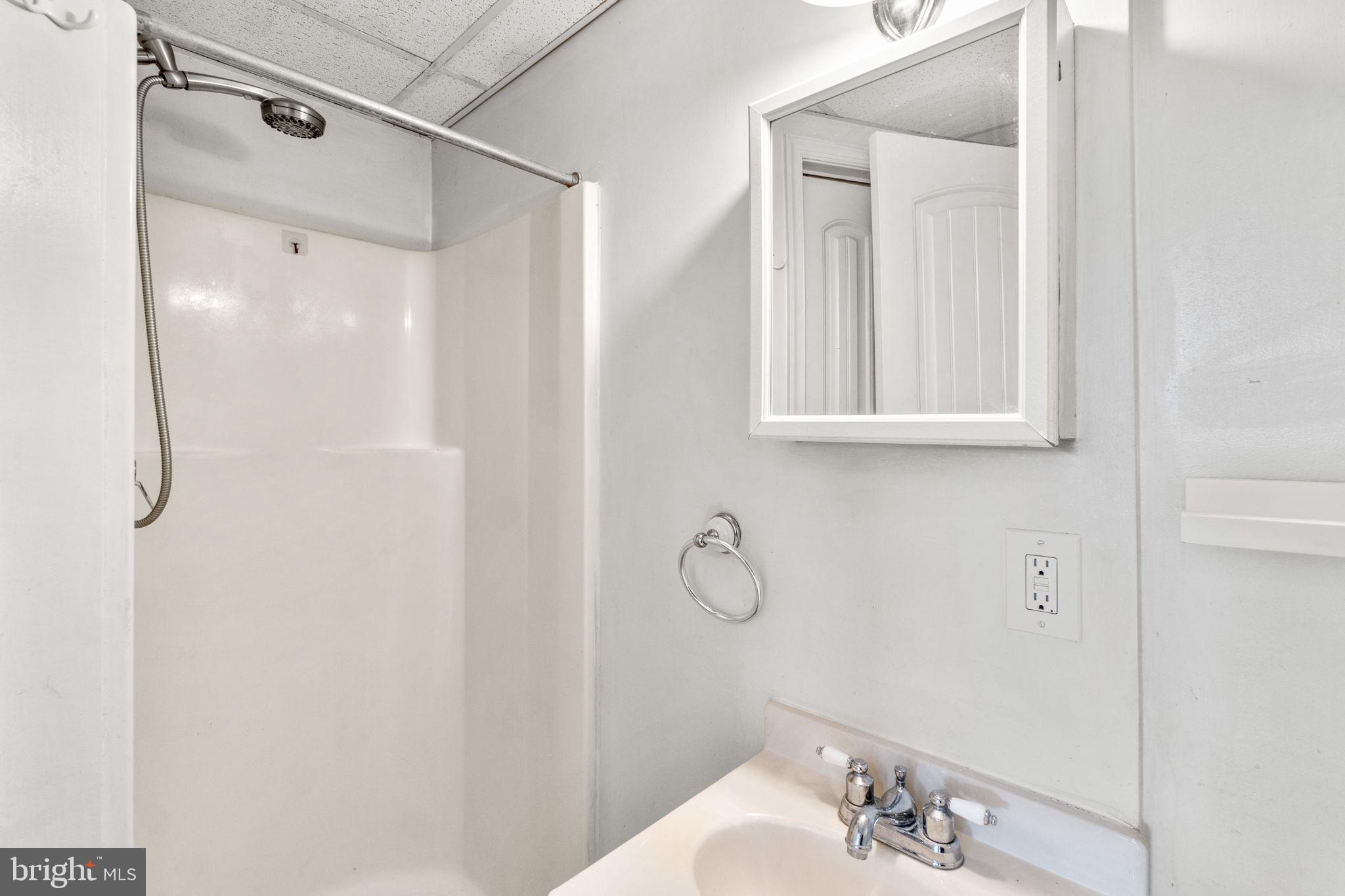 WALNUT HILL - Residential