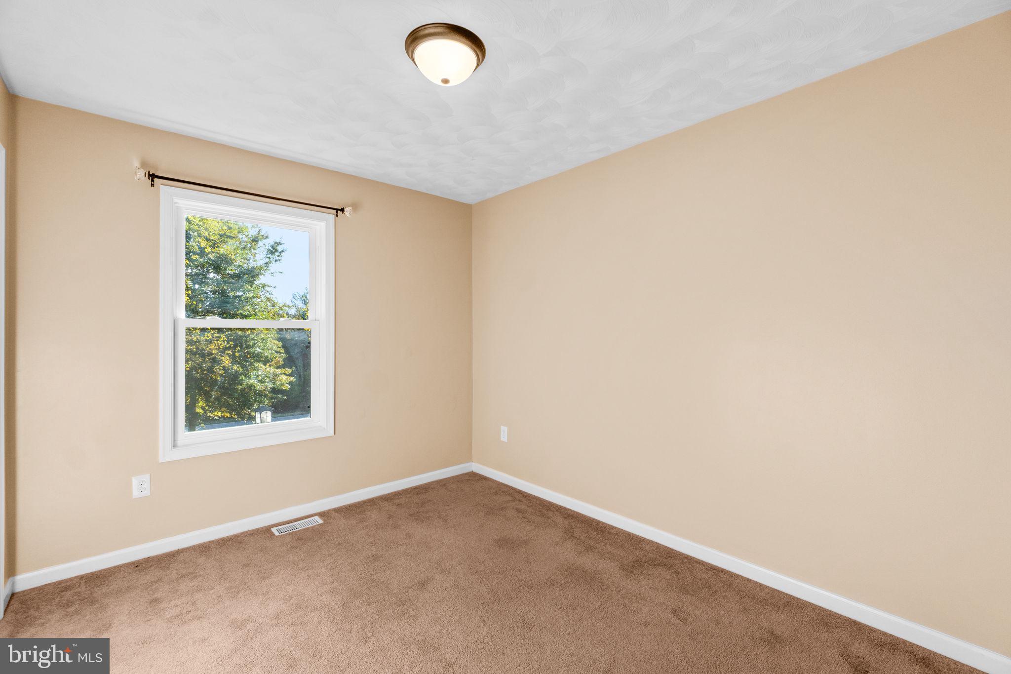 WALNUT HILL - Residential