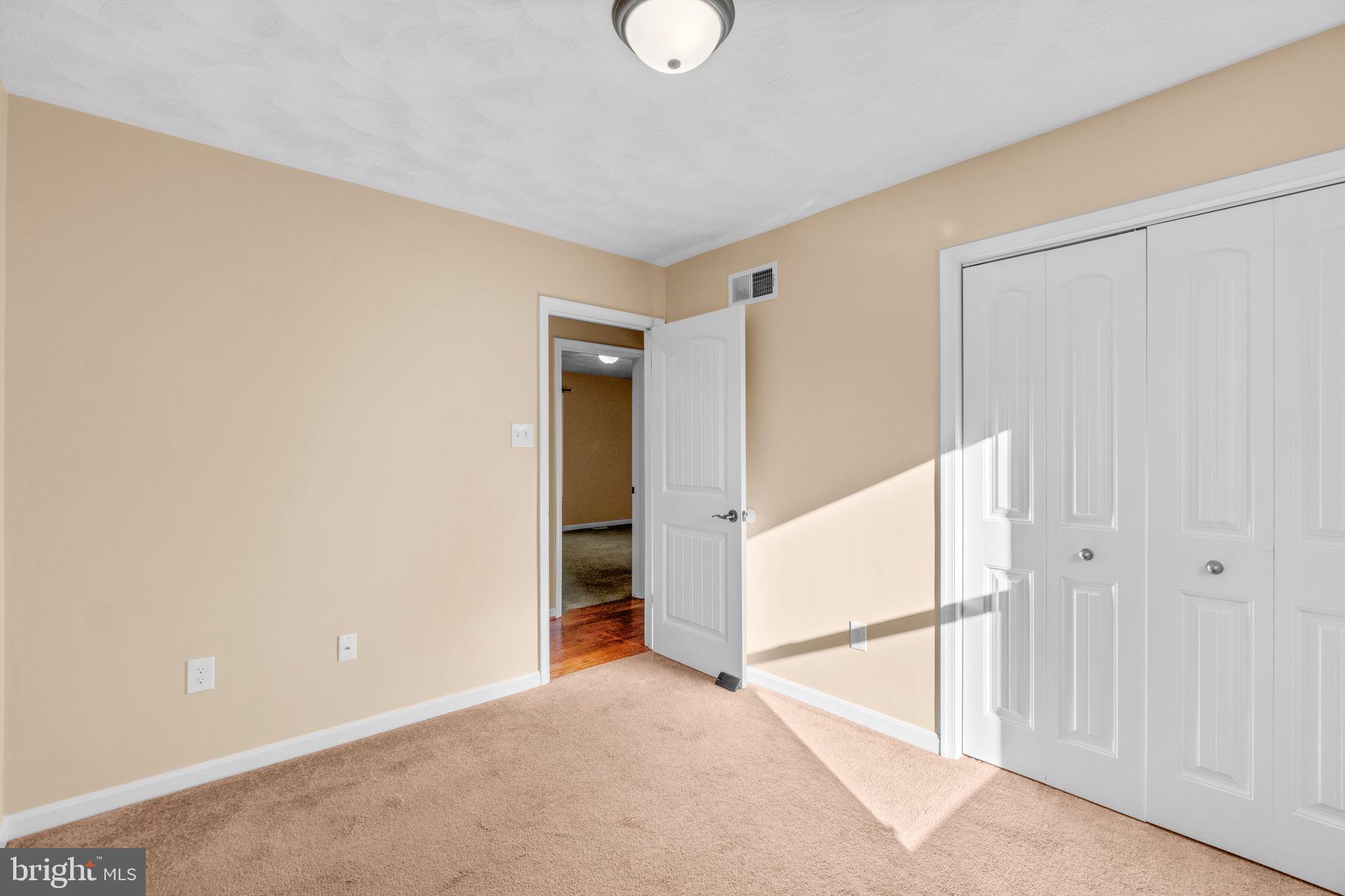 WALNUT HILL - Residential