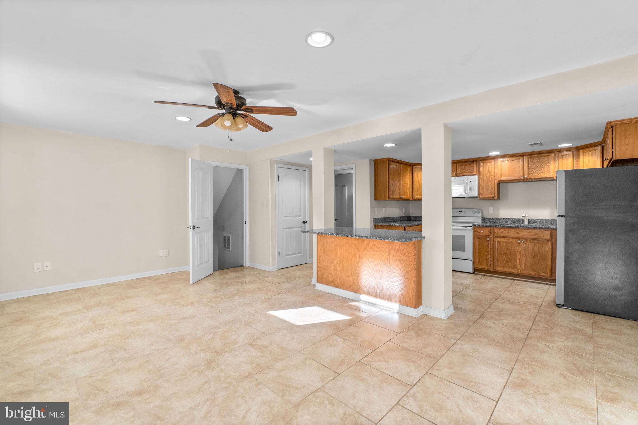 WALNUT HILL - Residential