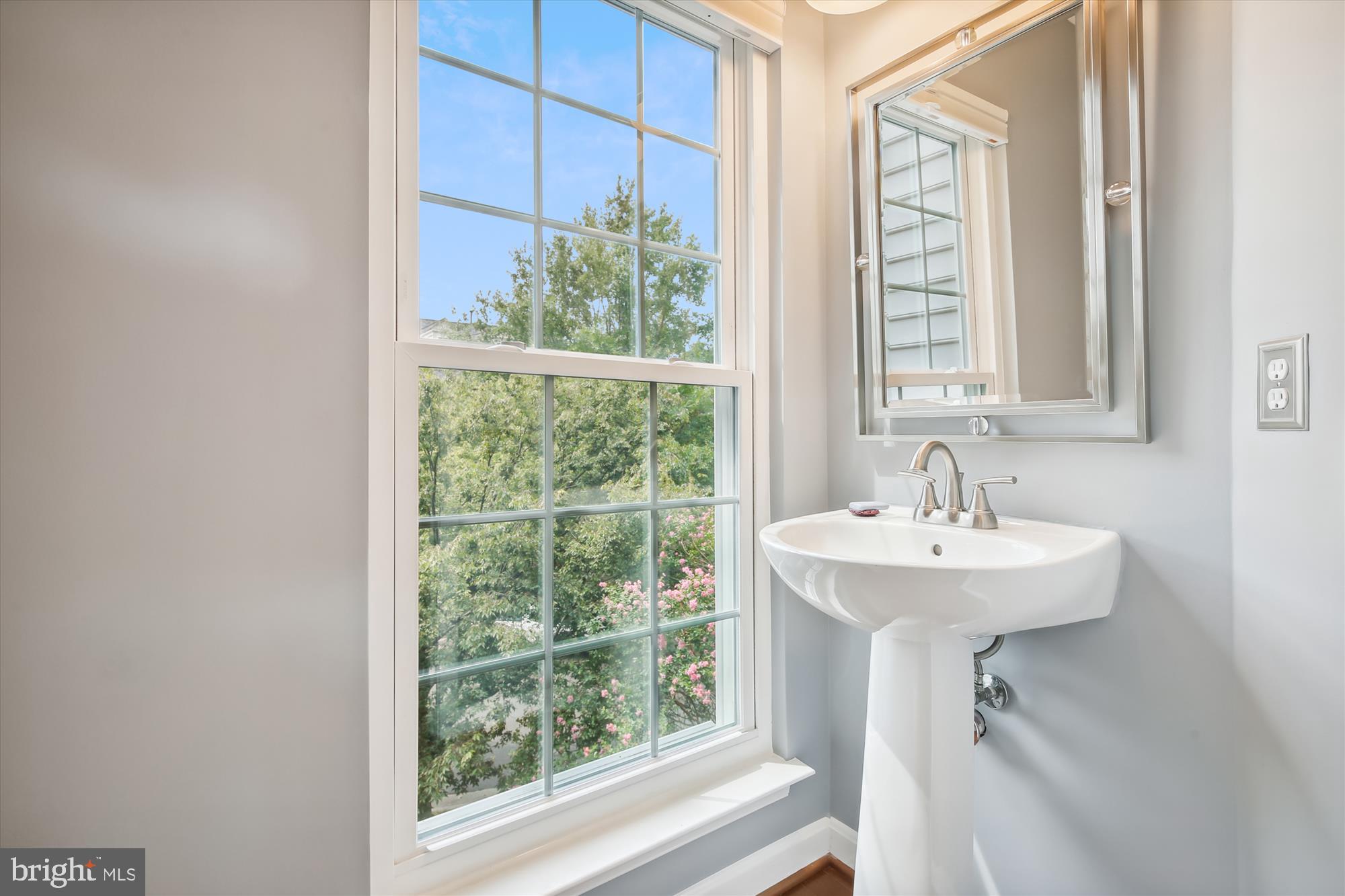 OLD TOWN GREENS - Residential Lease