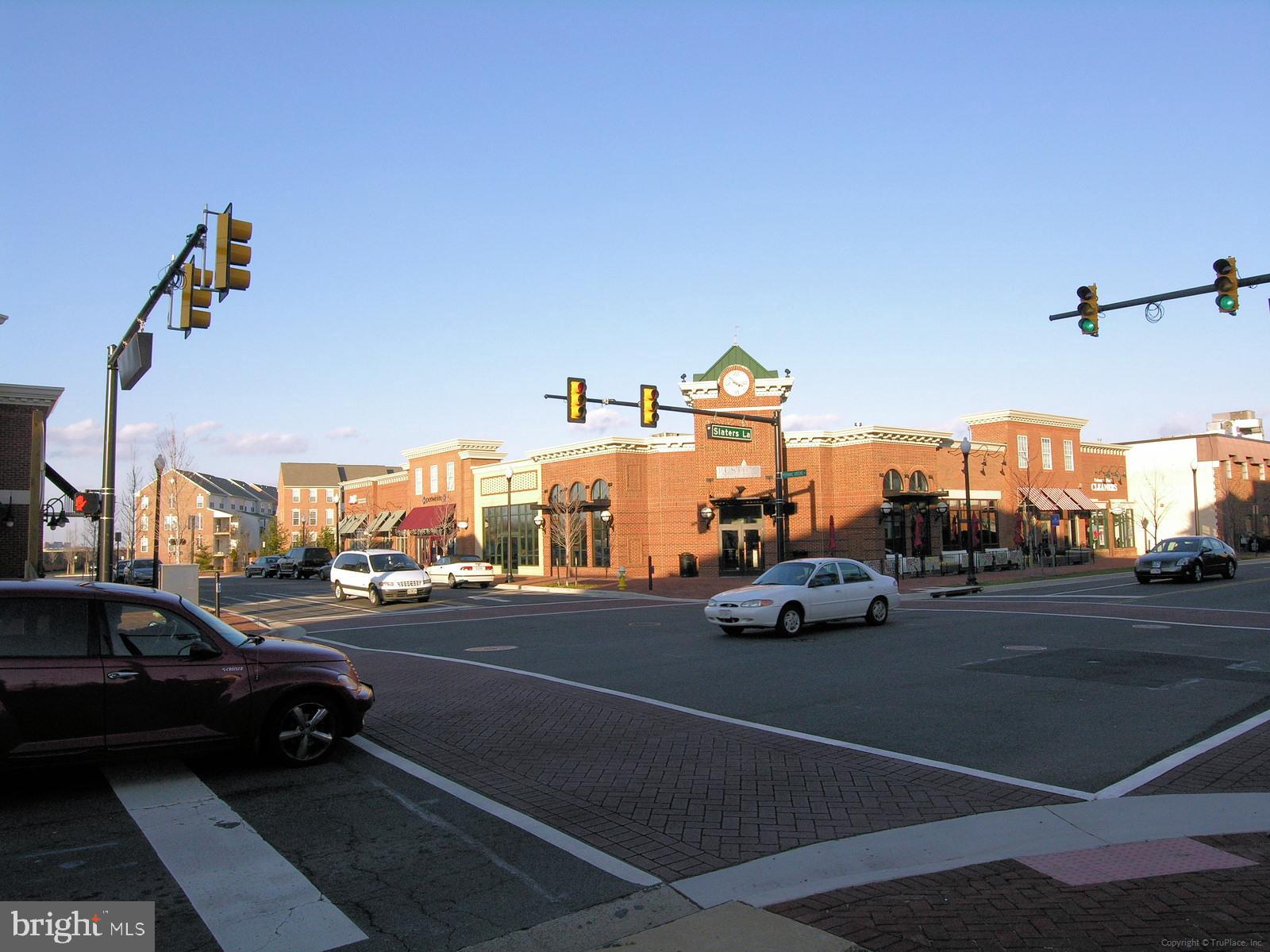 OLD TOWN GREENS - Residential Lease