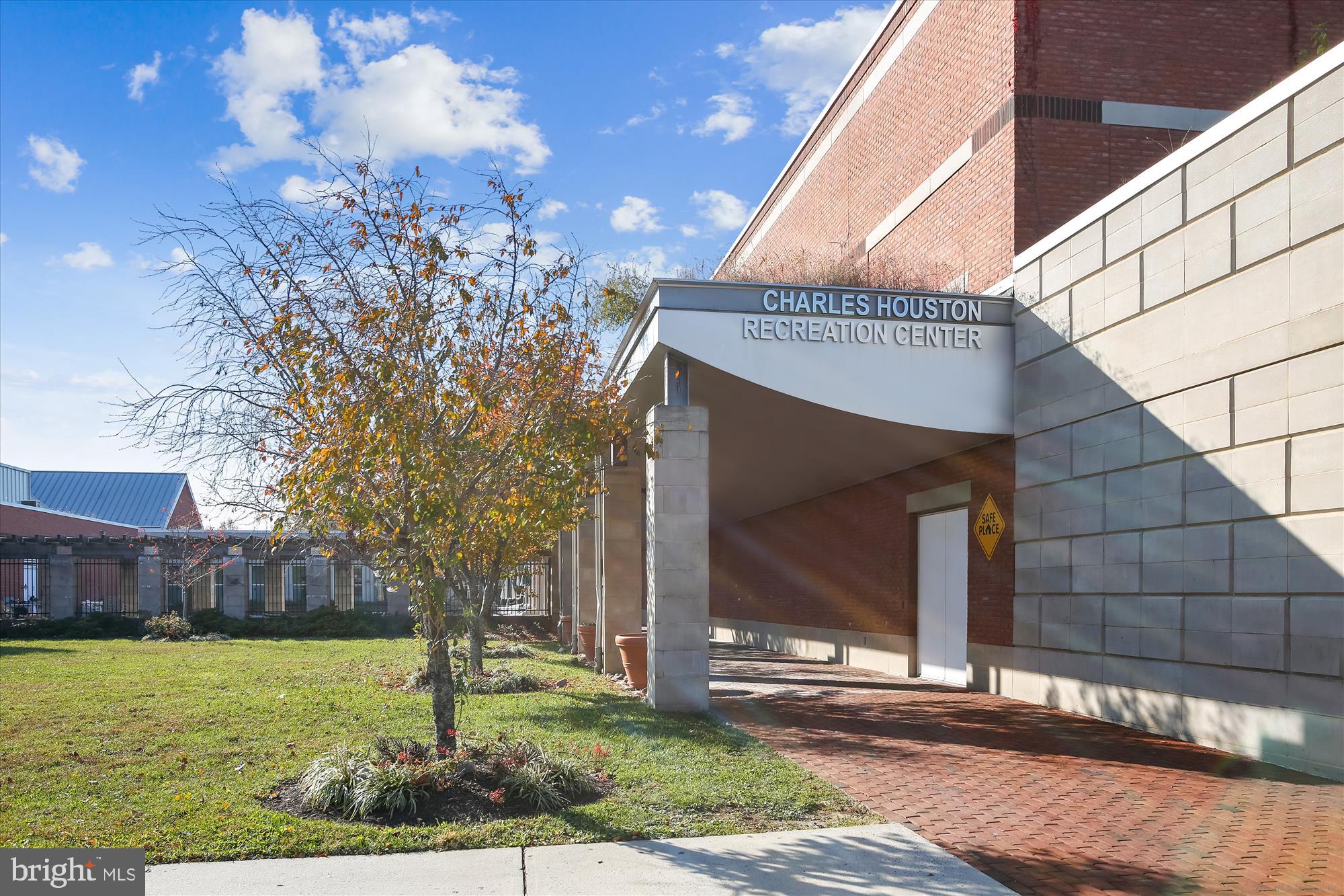 OLD TOWN GREENS - Residential Lease