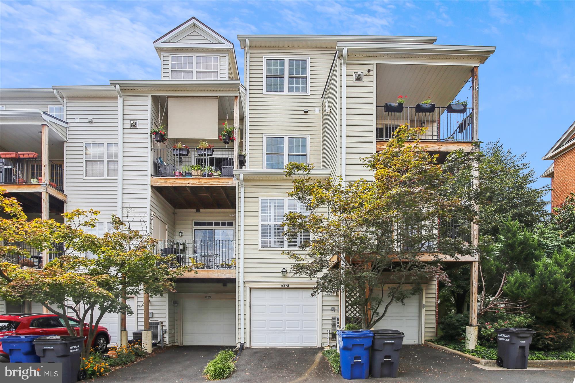 OLD TOWN GREENS - Residential Lease