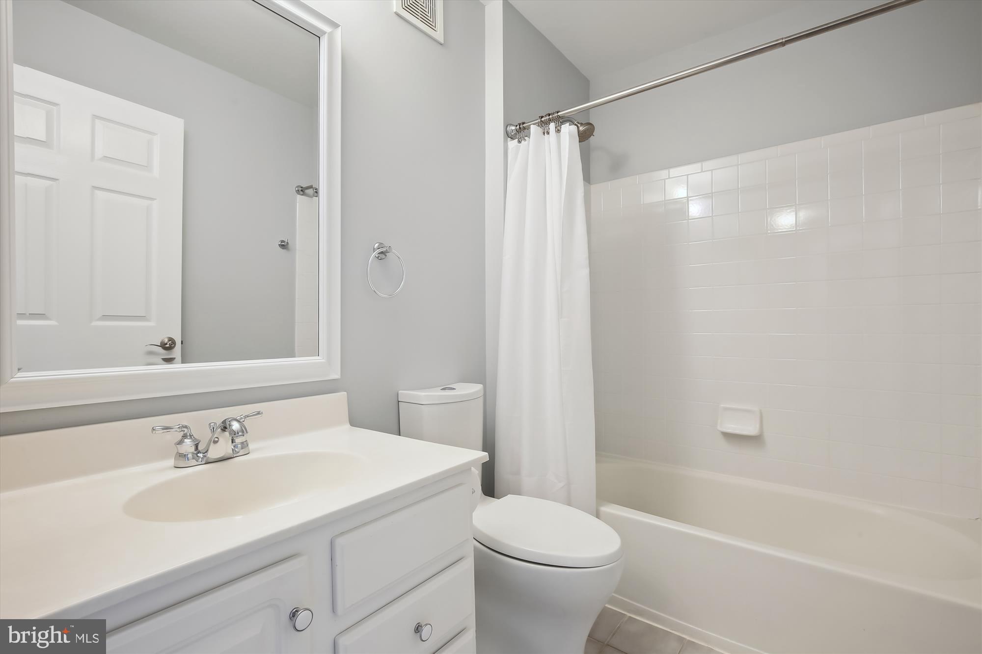 OLD TOWN GREENS - Residential Lease