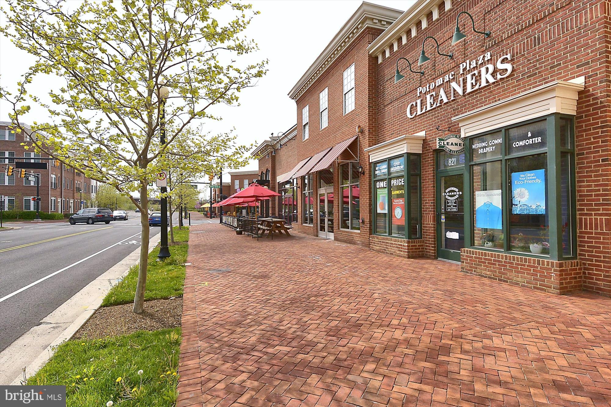 OLD TOWN GREENS - Residential Lease