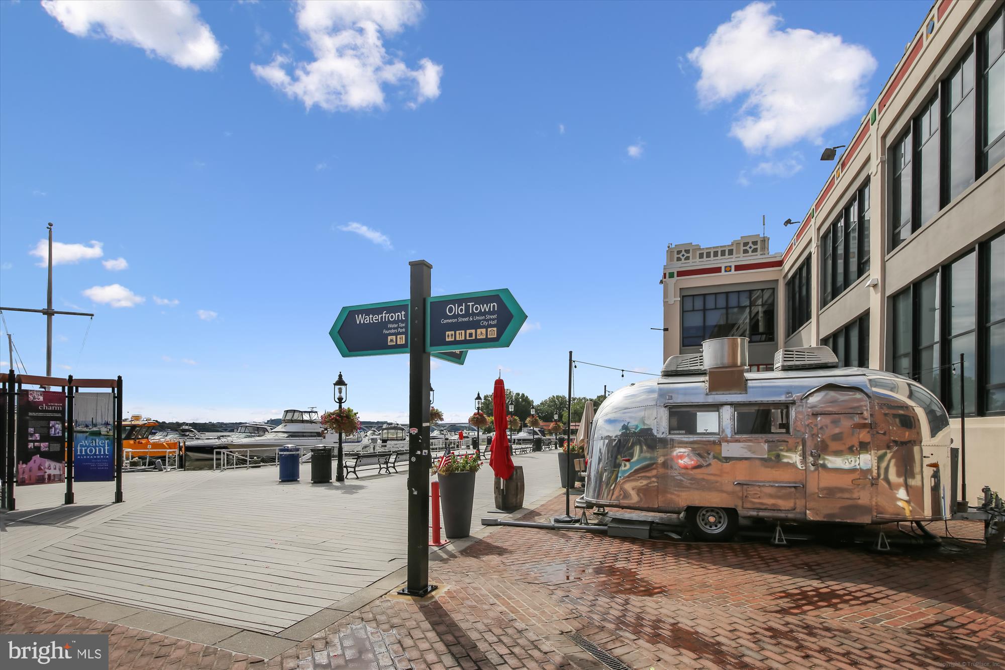 OLD TOWN GREENS - Residential Lease