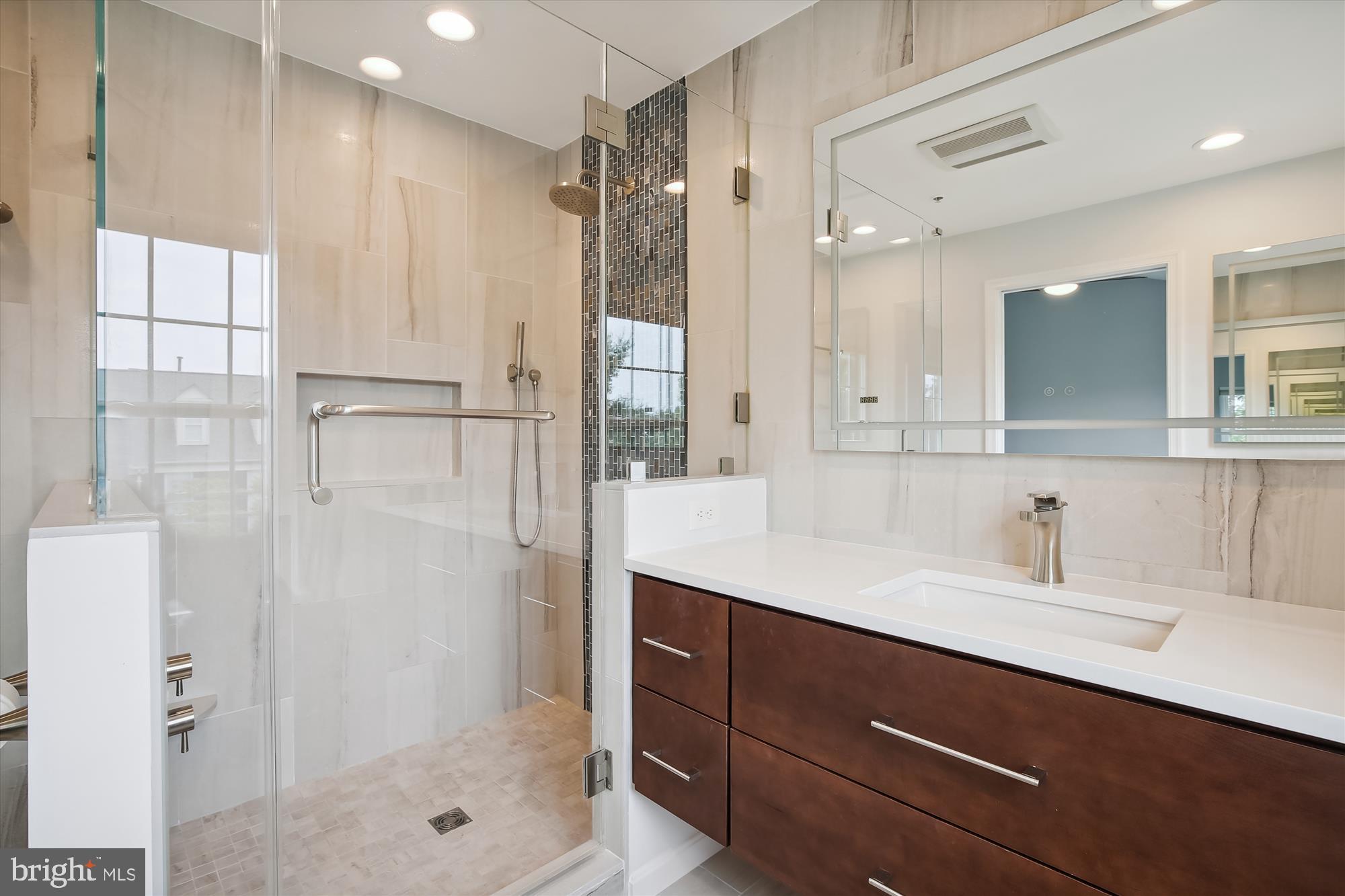 OLD TOWN GREENS - Residential Lease