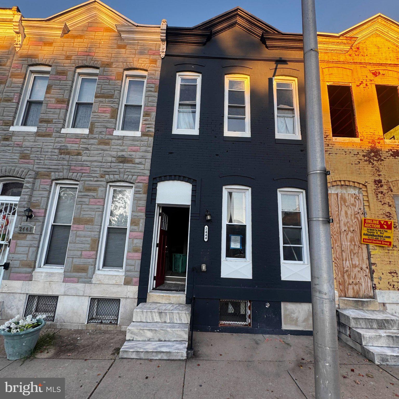 2444 BRENTWOOD AVENUE
