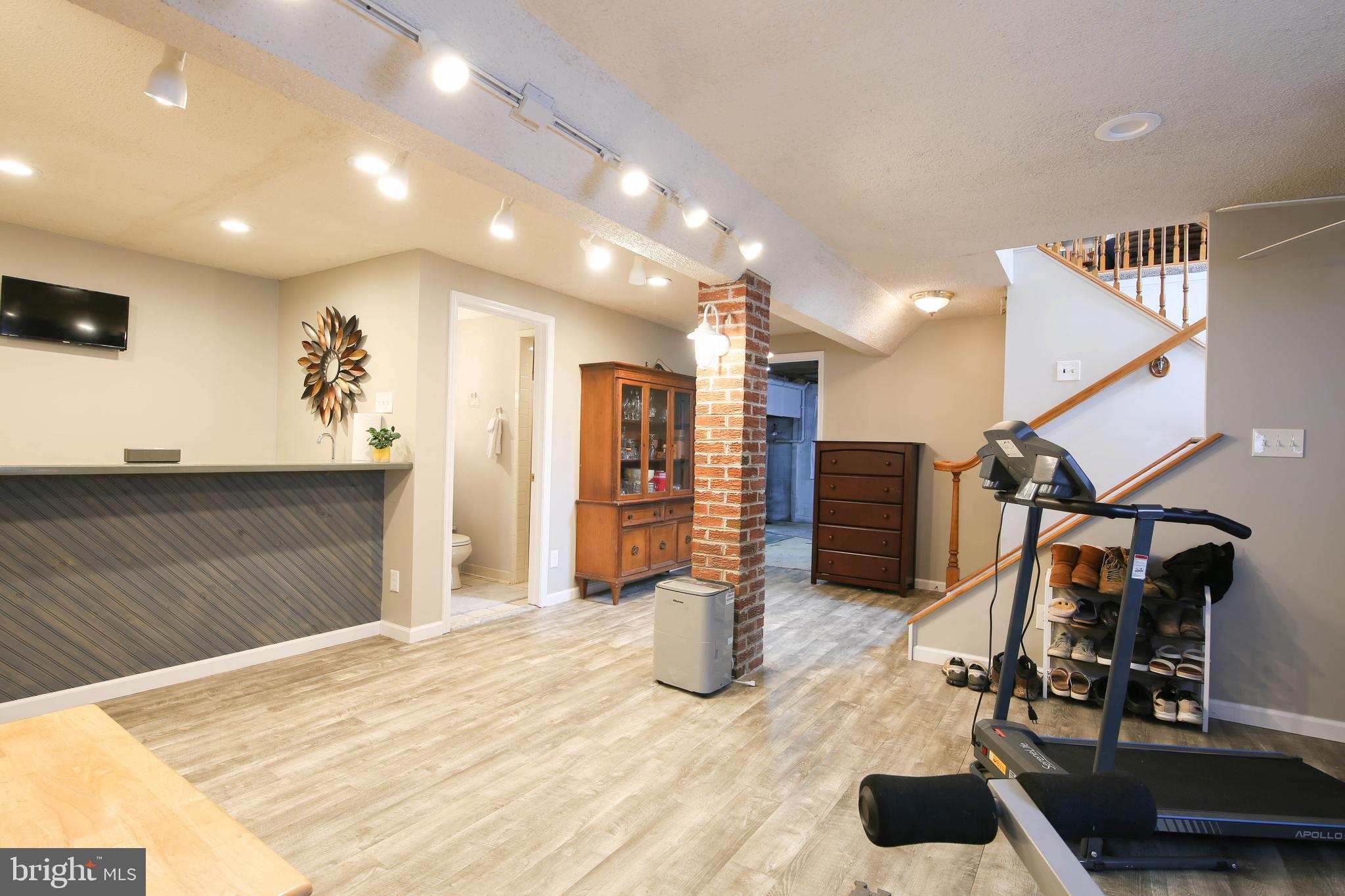 THOMAS ESTATES - Residential