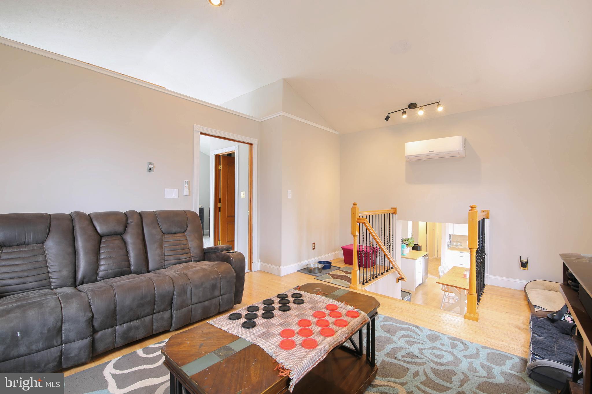 THOMAS ESTATES - Residential