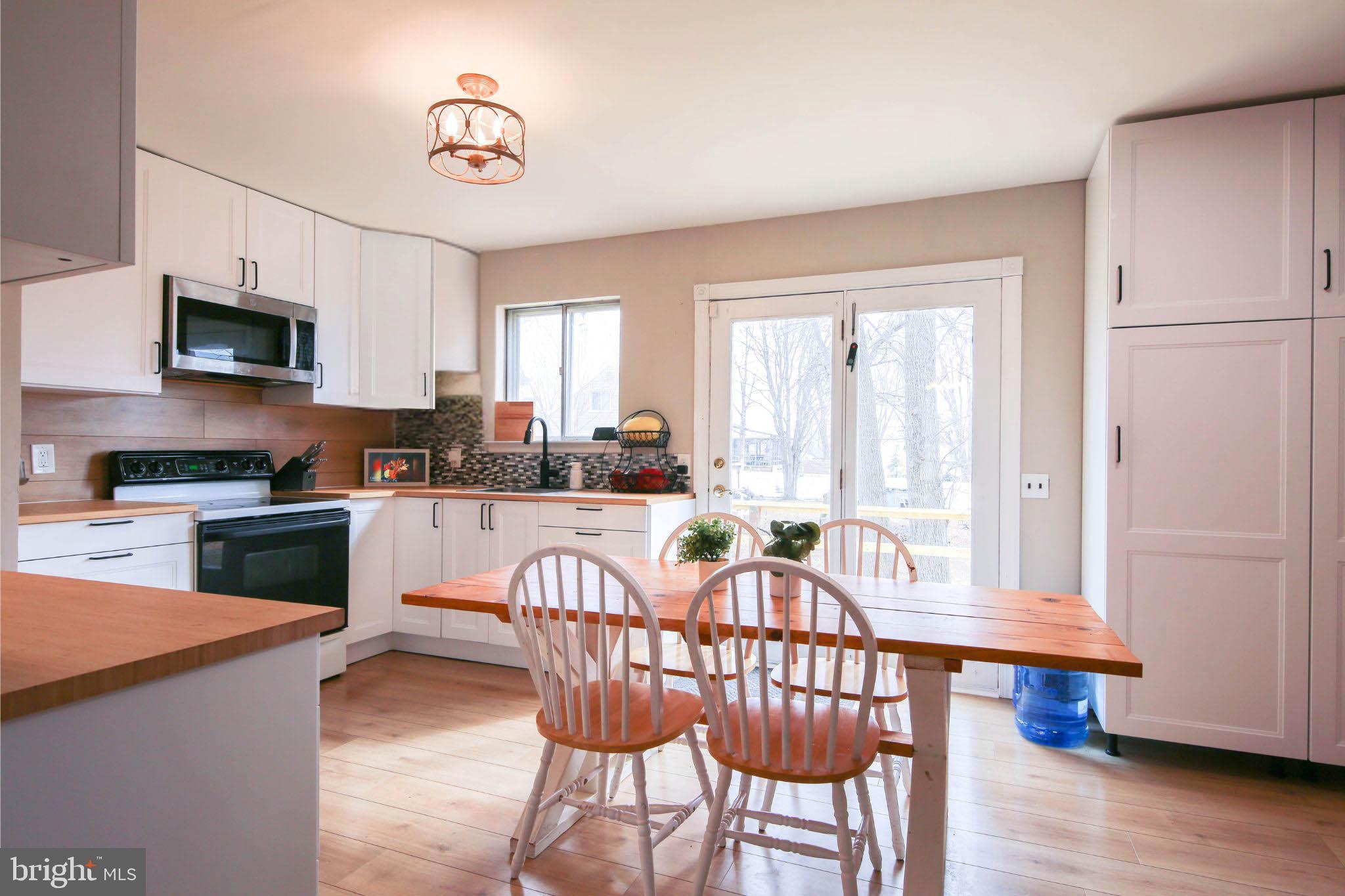 THOMAS ESTATES - Residential