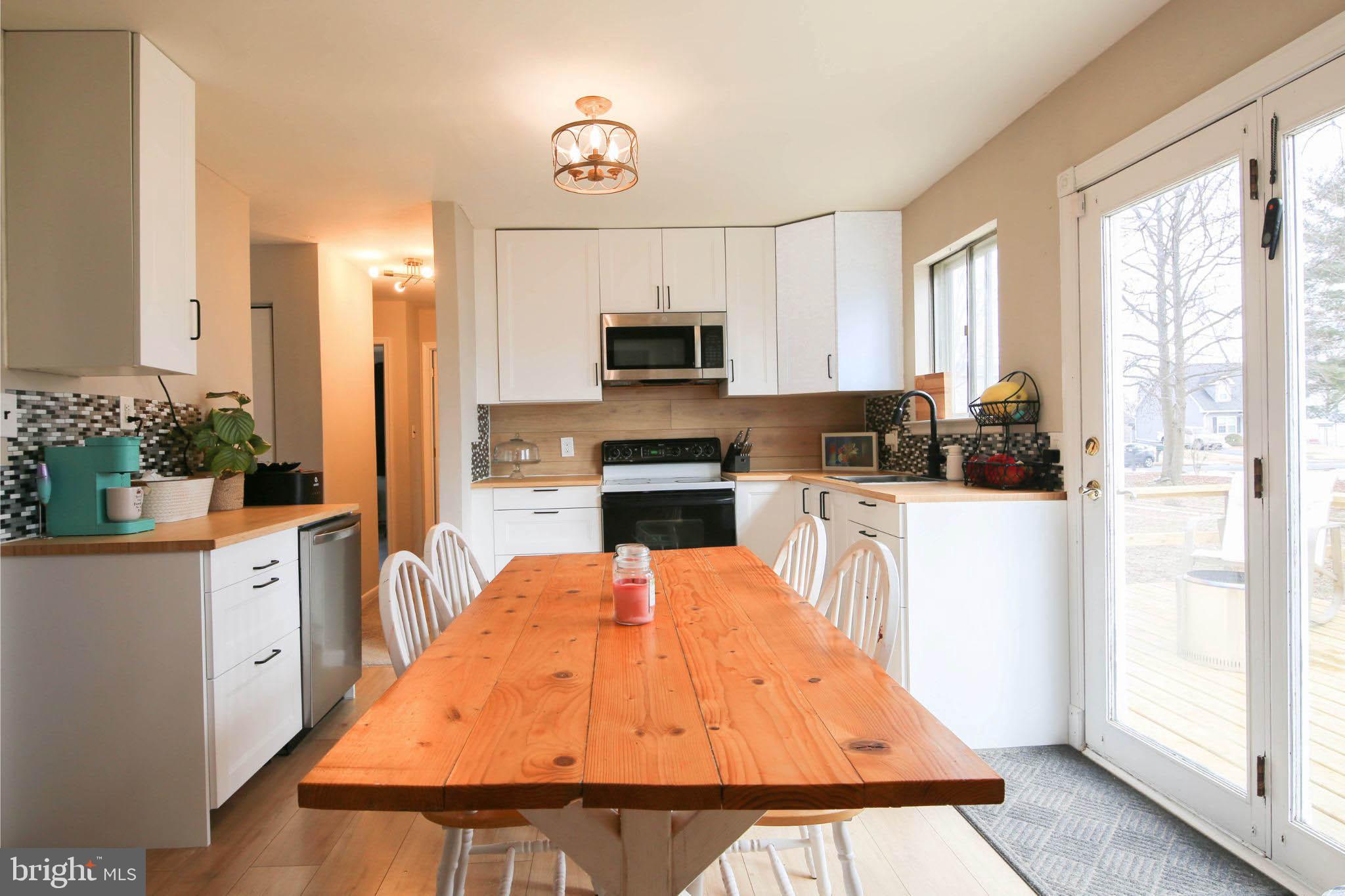 THOMAS ESTATES - Residential