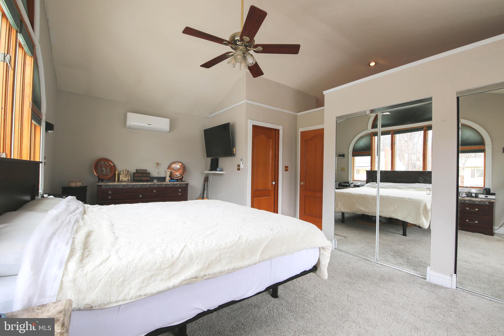 THOMAS ESTATES - Residential