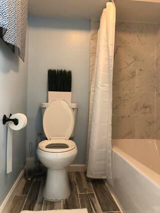 1606 4TH STREET NW
