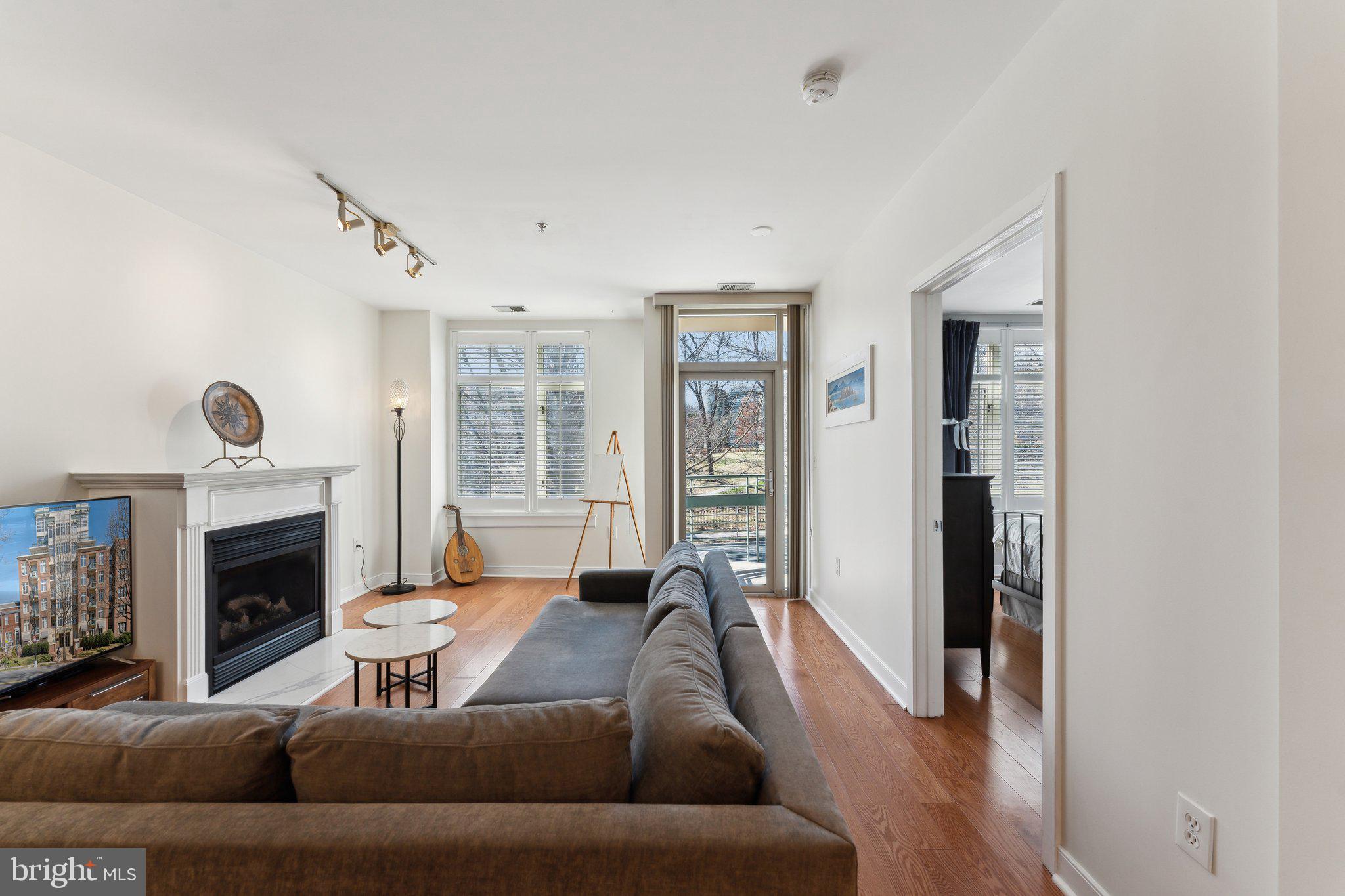 4025 CONNECTICUT AVENUE NW 205