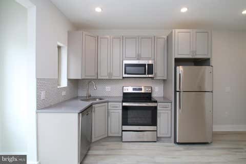 Condo For Rent - 3718 Haverford Avenue #2R<br/> PHILADELPHIA, PA 19104