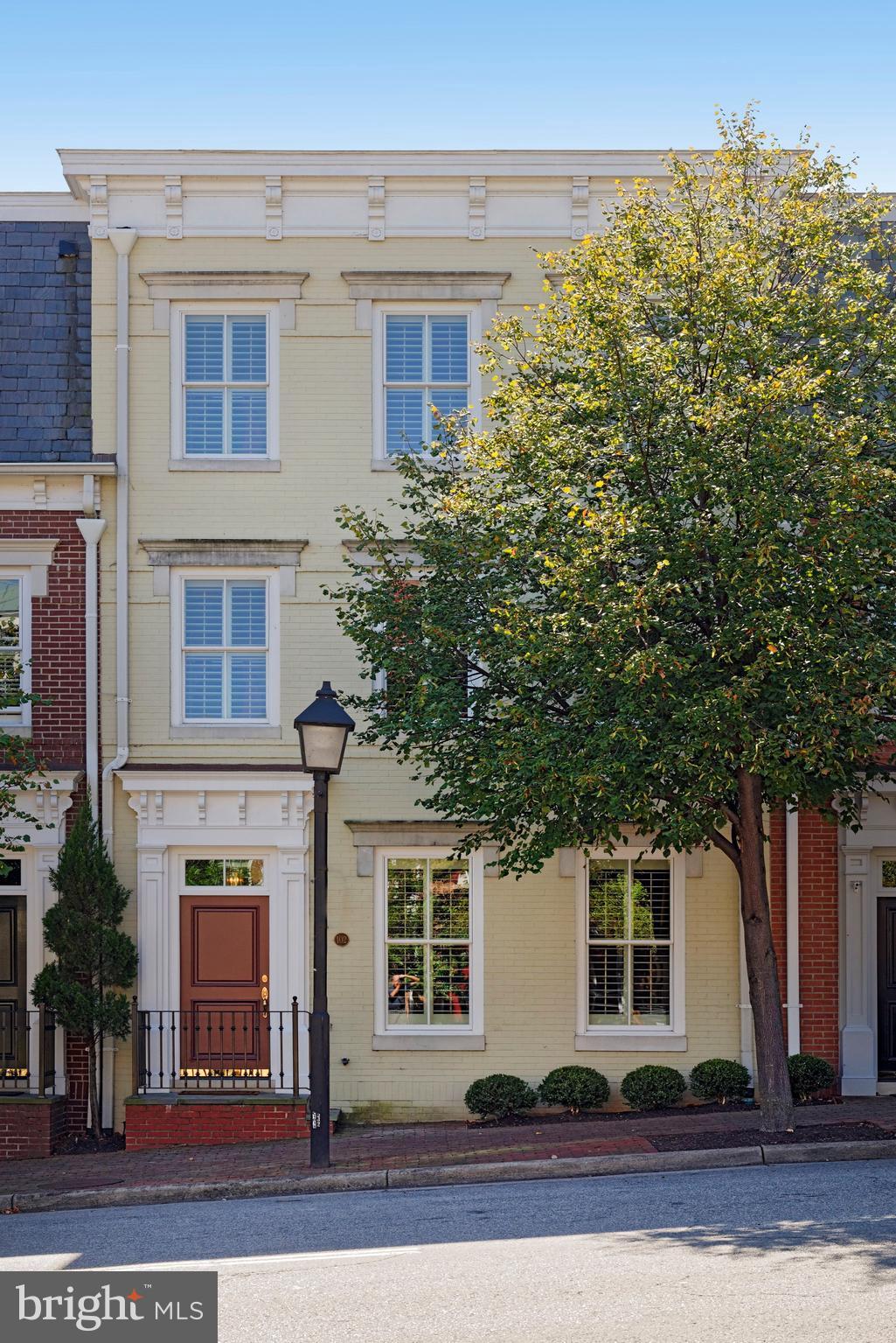 BACKYARD BOATS - Residential