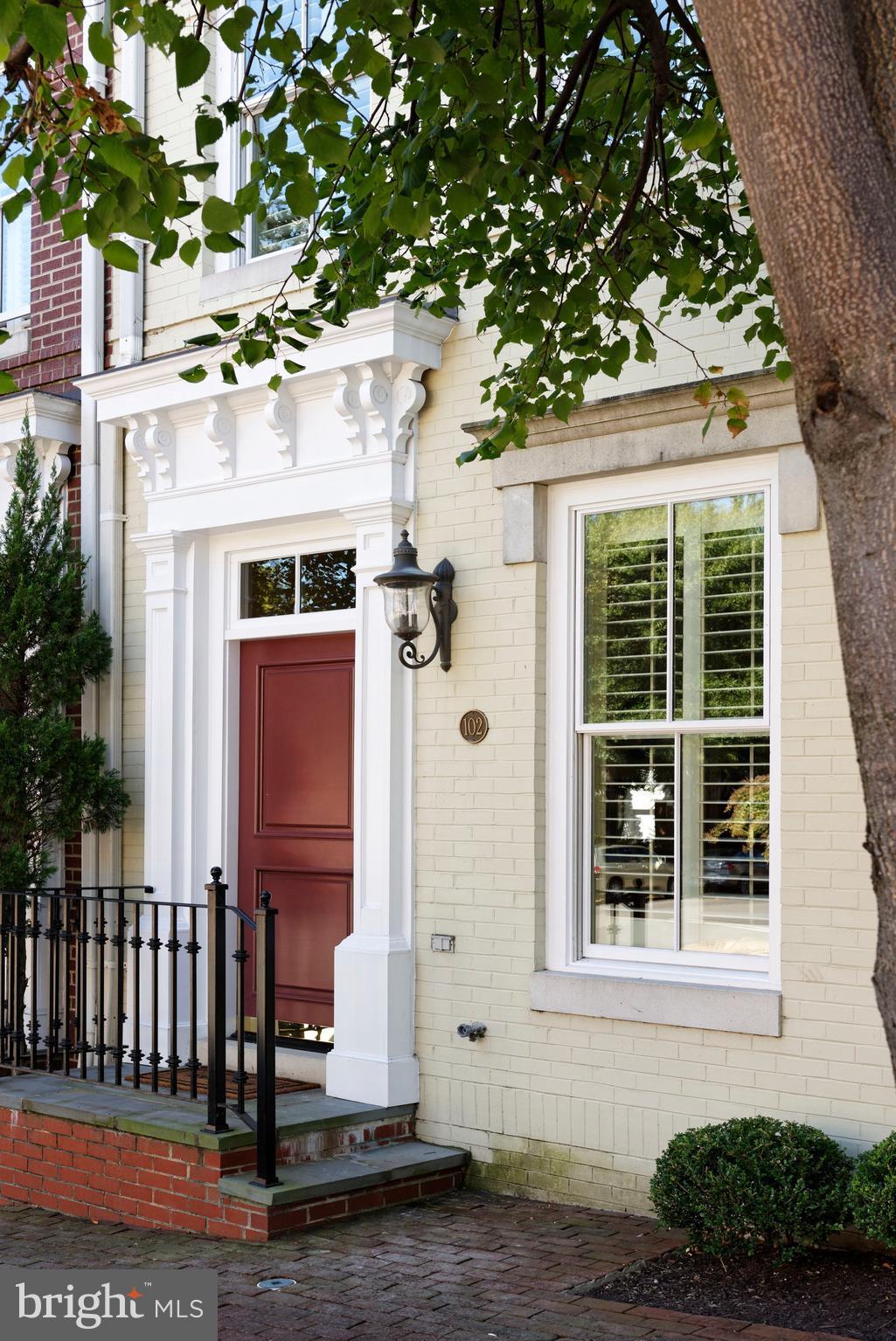 BACKYARD BOATS - Residential