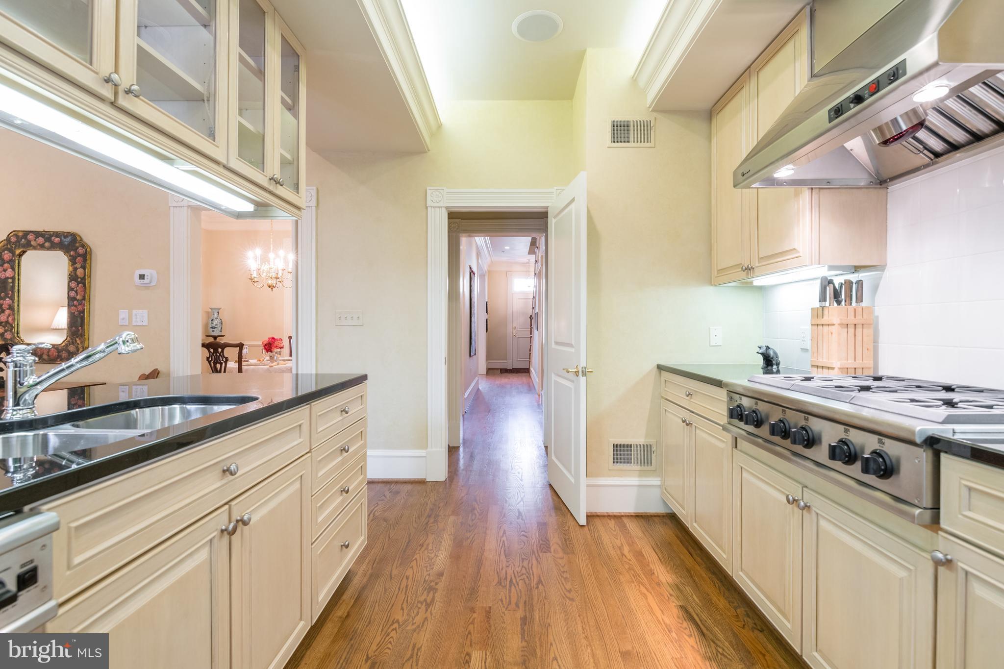 BACKYARD BOATS - Residential