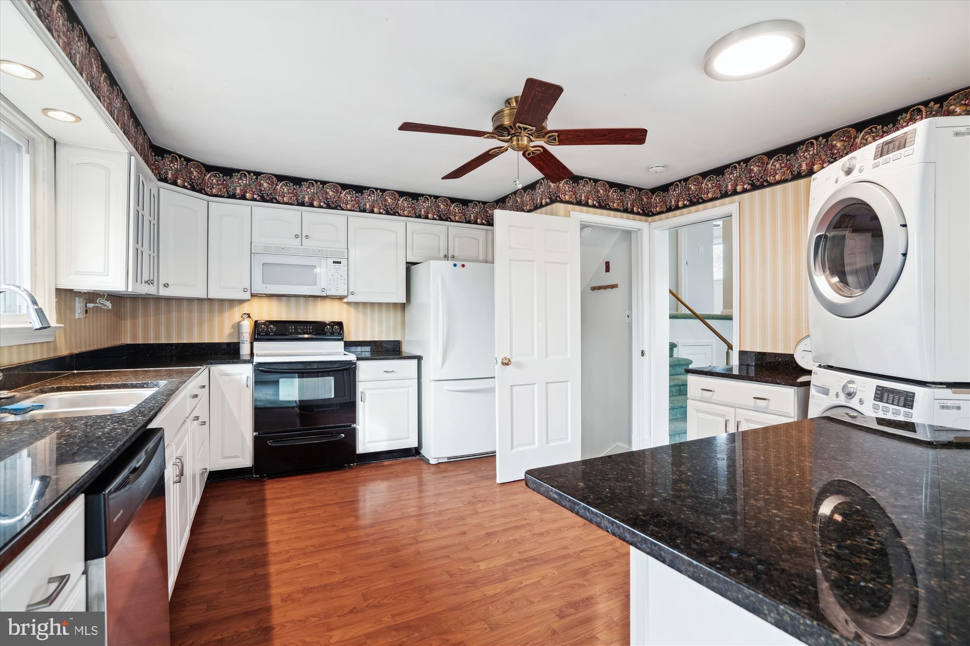 HILLSMERE ESTATES - Residential
