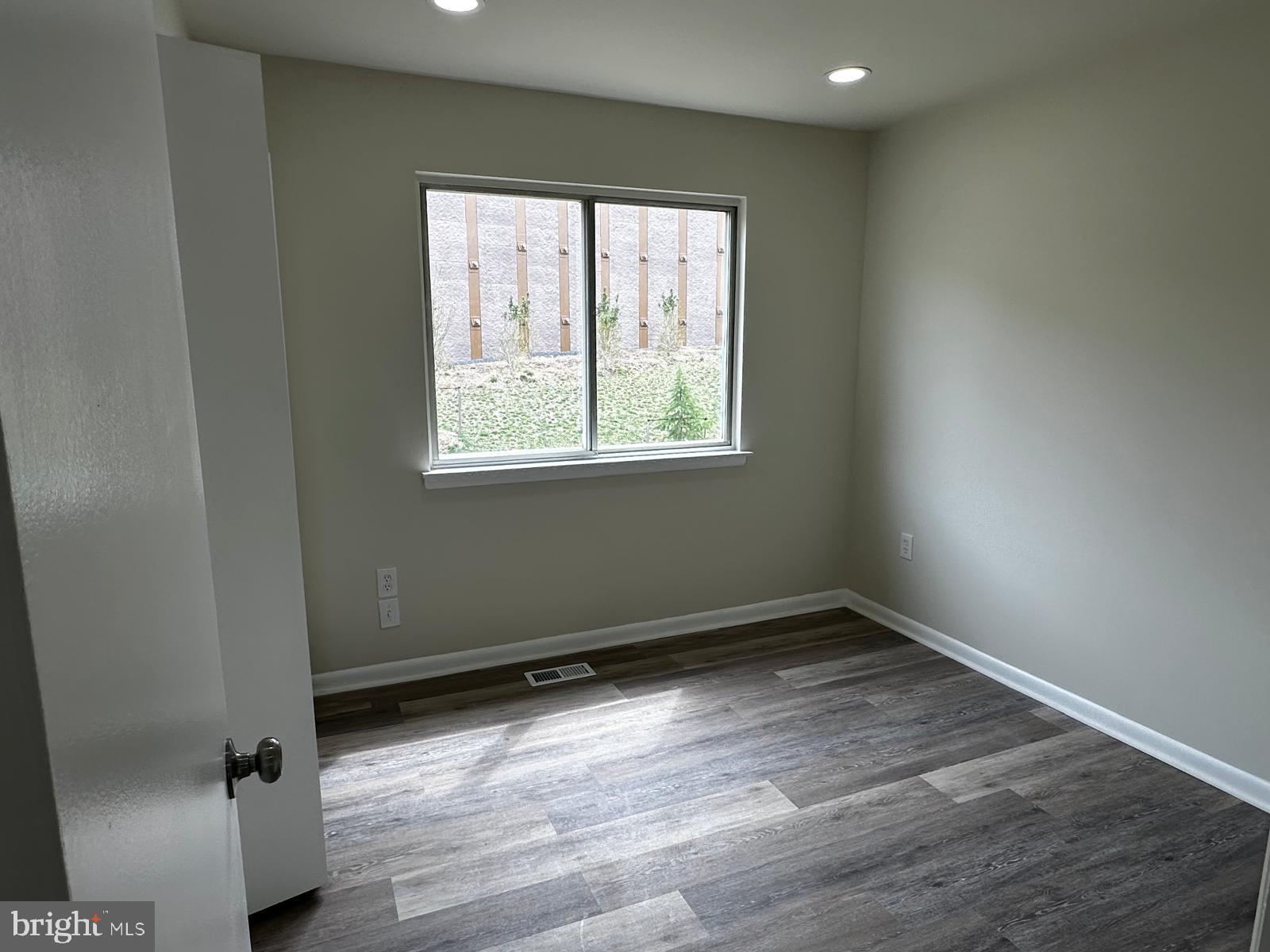 TANTALLON ON THE POTOMAC - Residential