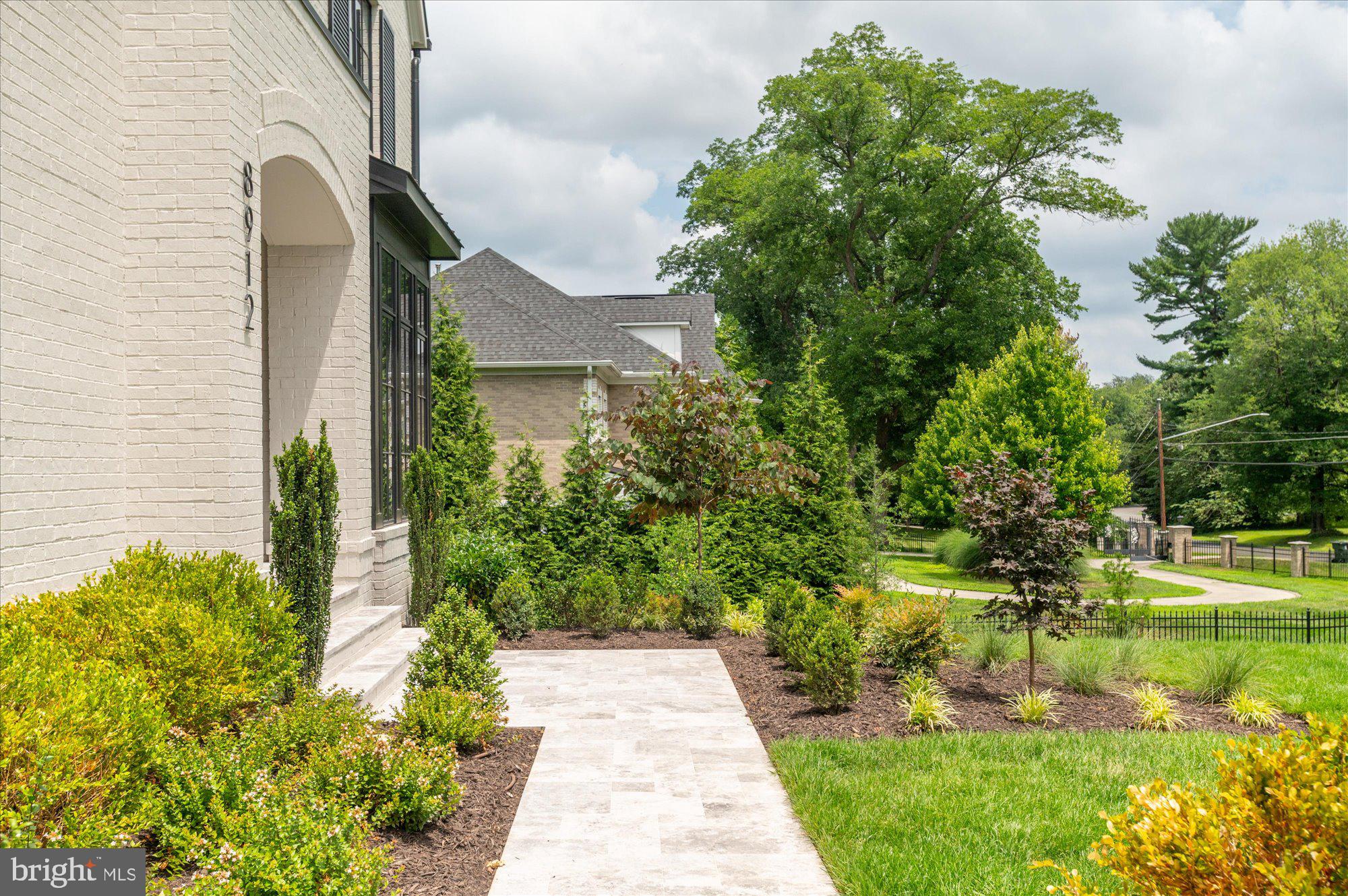 8912 GALLANT GREEN DRIVE