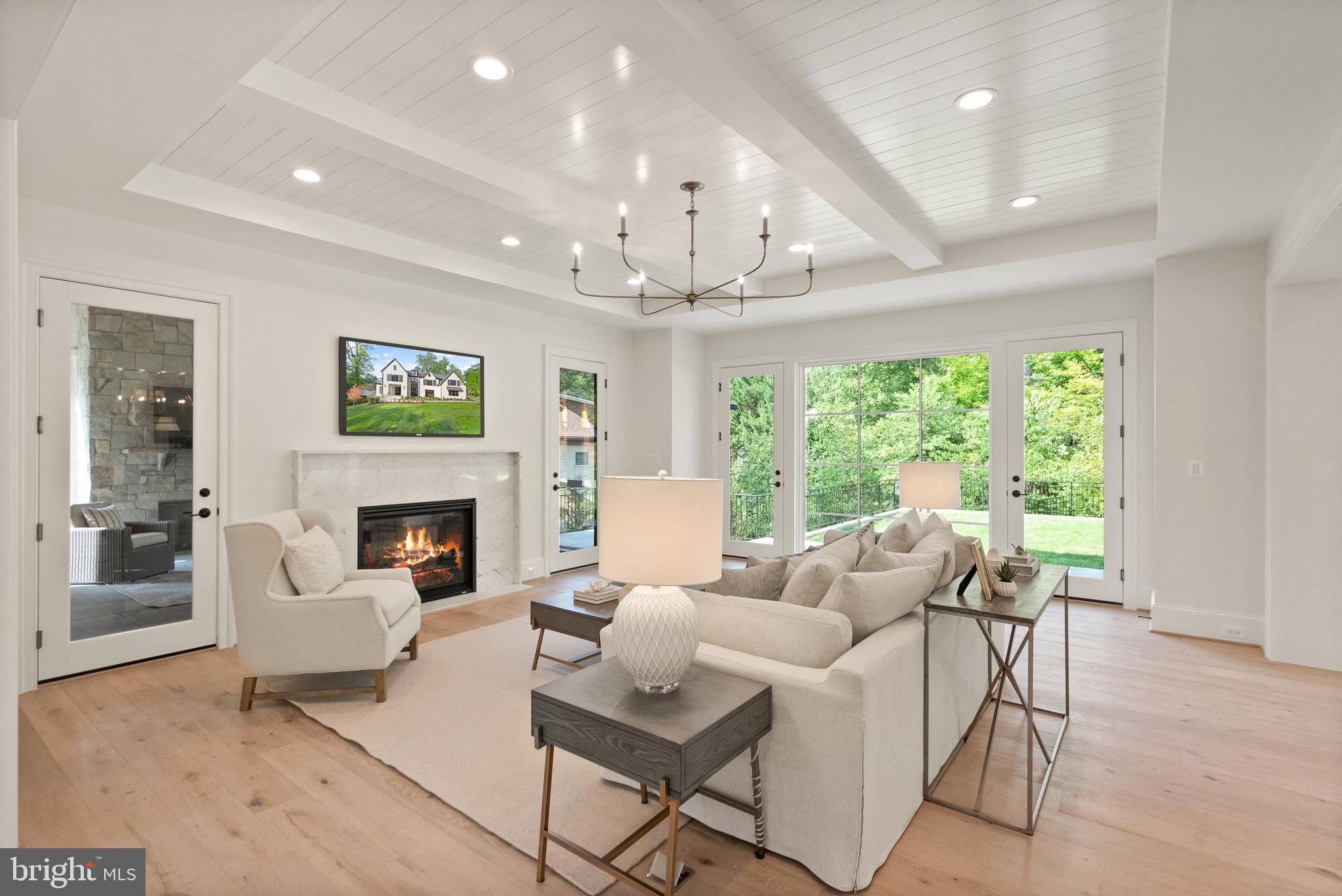 WOODSIDE ESTATES - Residential