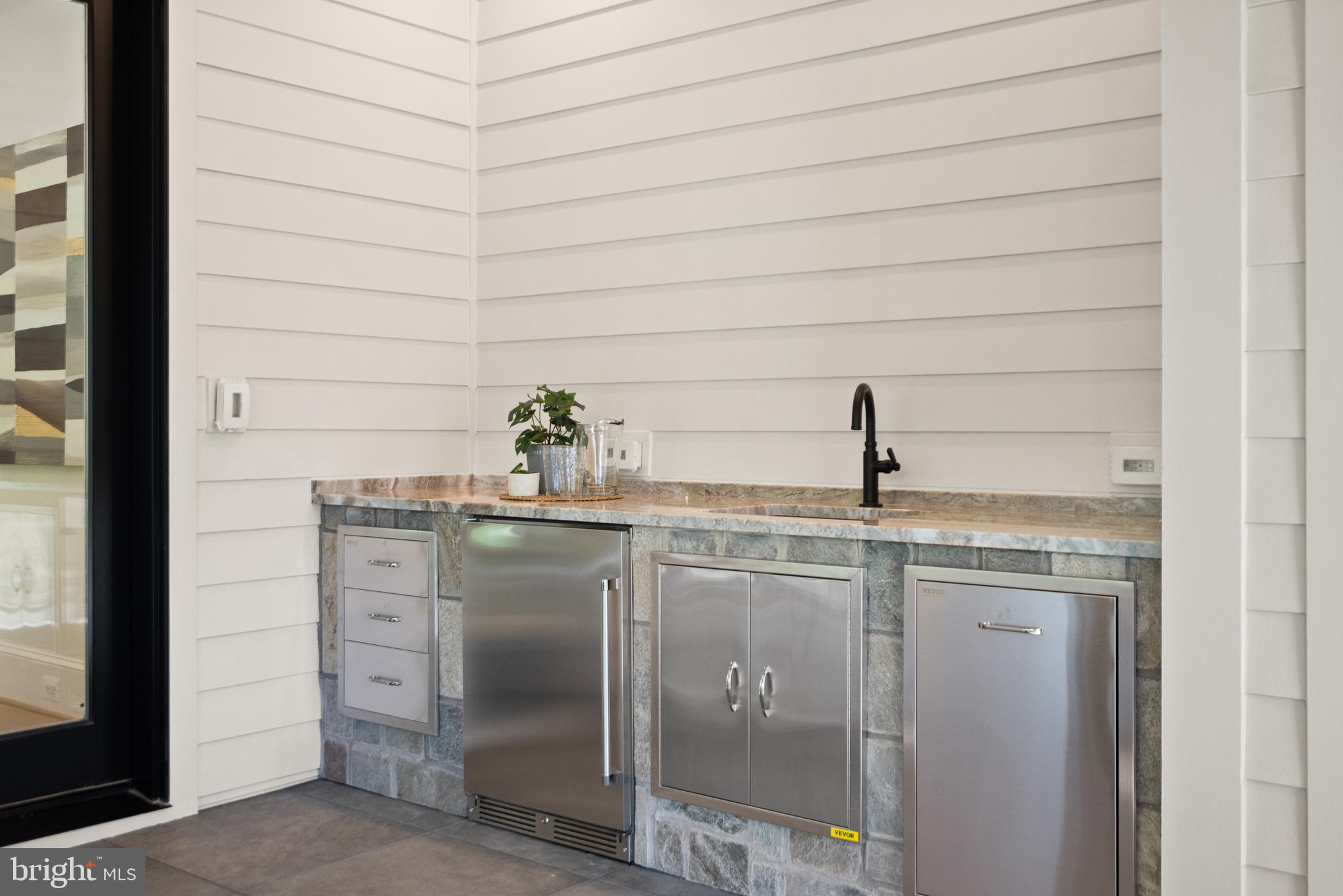 WOODSIDE ESTATES - Residential