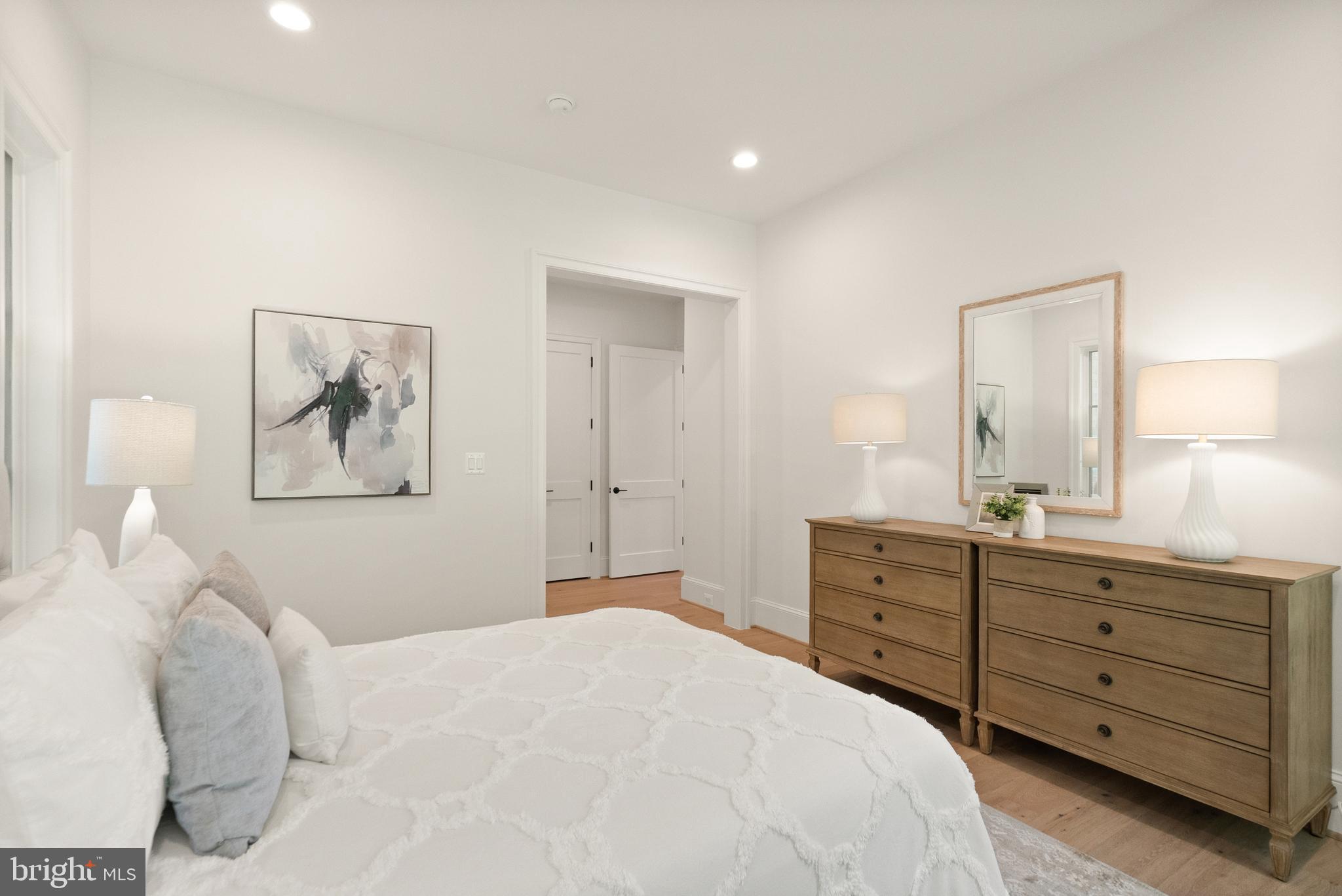 WOODSIDE ESTATES - Residential