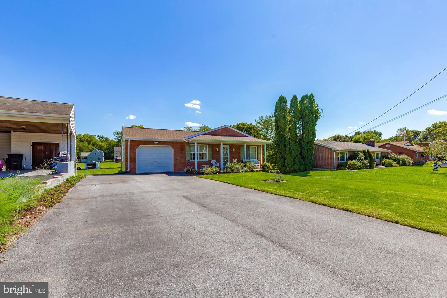 12225 W LAWN LANE