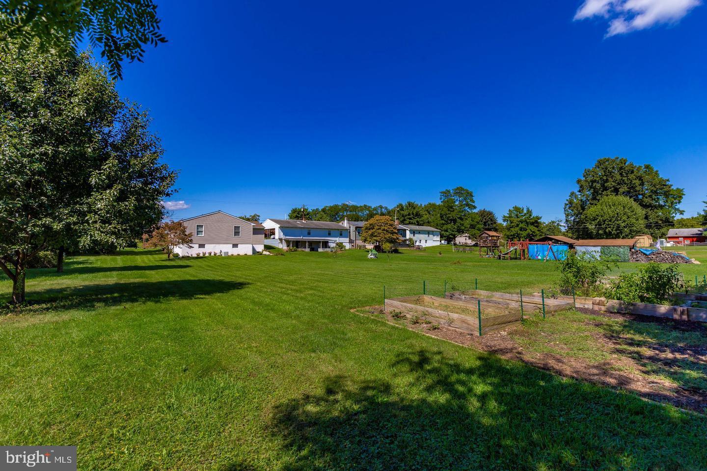 12225 W LAWN LANE