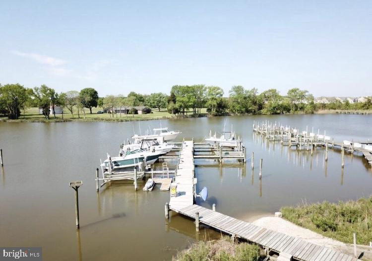 THOMPSON CREEK CONDOS - Residential Lease