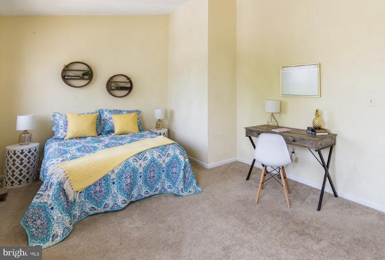 THOMPSON CREEK CONDOS - Residential Lease